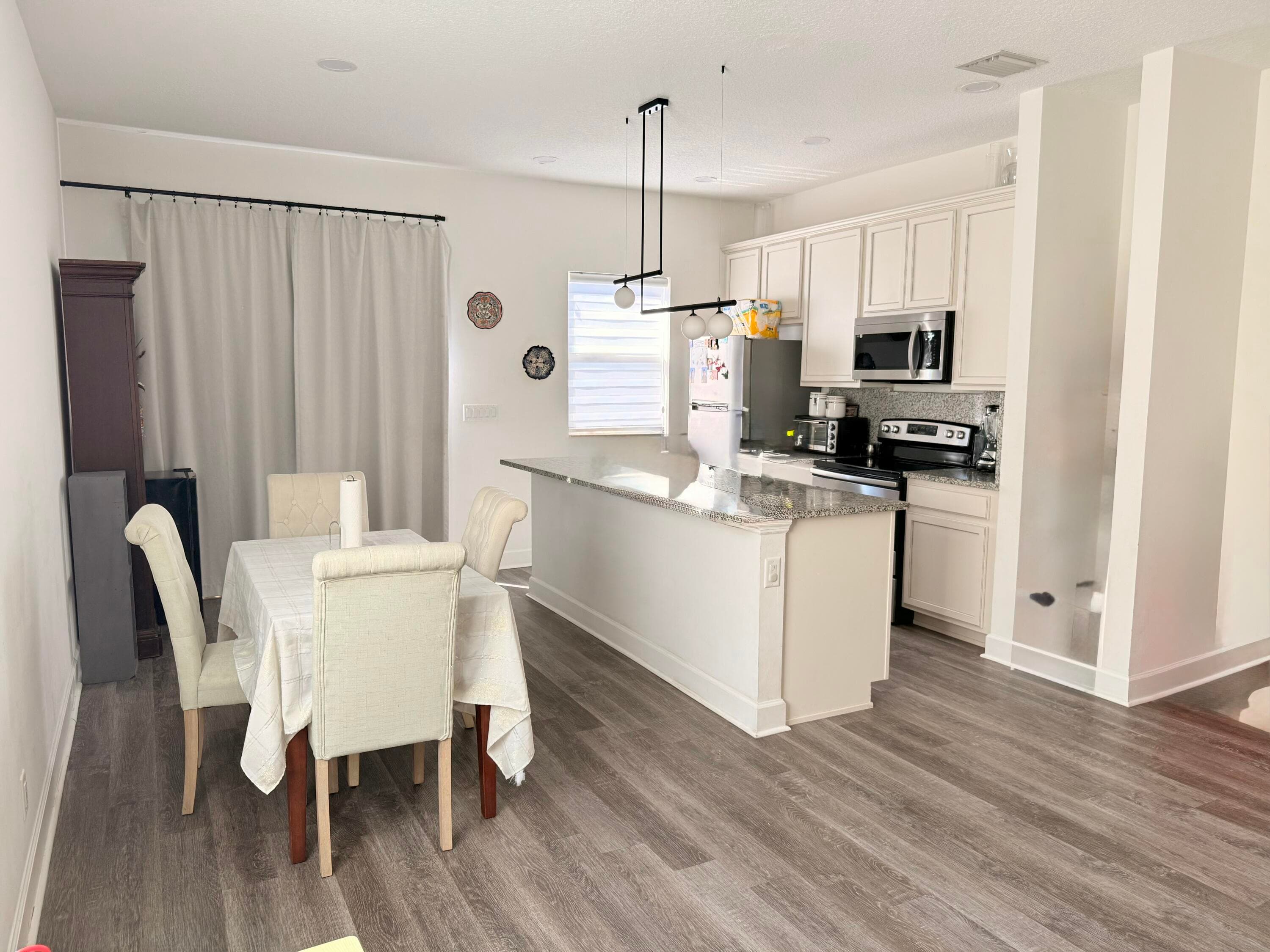 611 N F Street, Lake Worth Beach, FL 33460 — photo 4 of 12