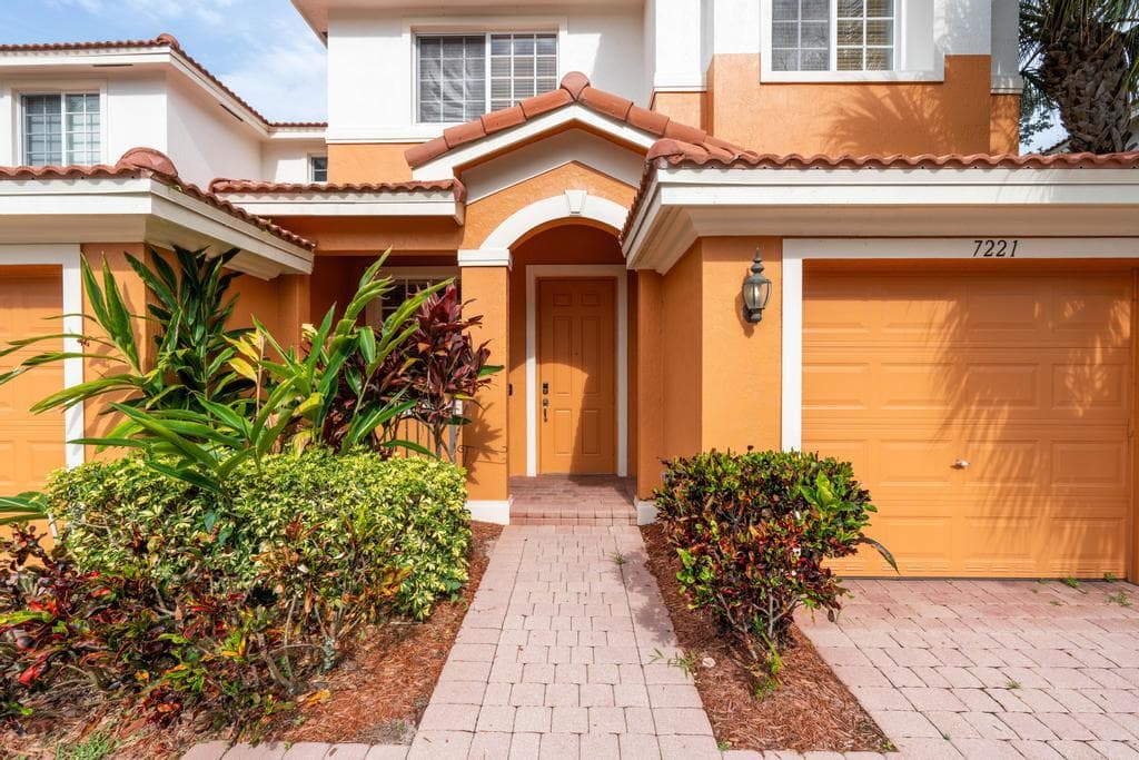7221 Briella Drive, Boynton Beach, FL 33437 — photo 8 of 39