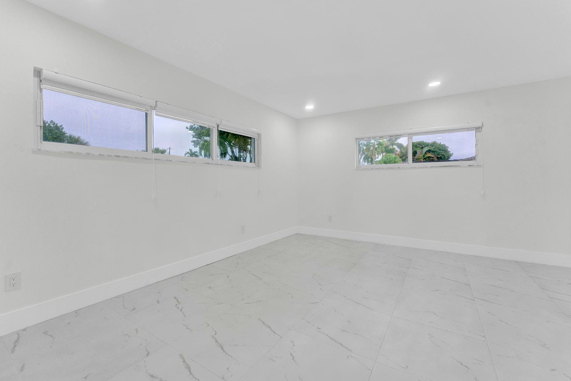 5921 NE 15th Avenue, Fort Lauderdale, FL 33334 — photo 9 of 47