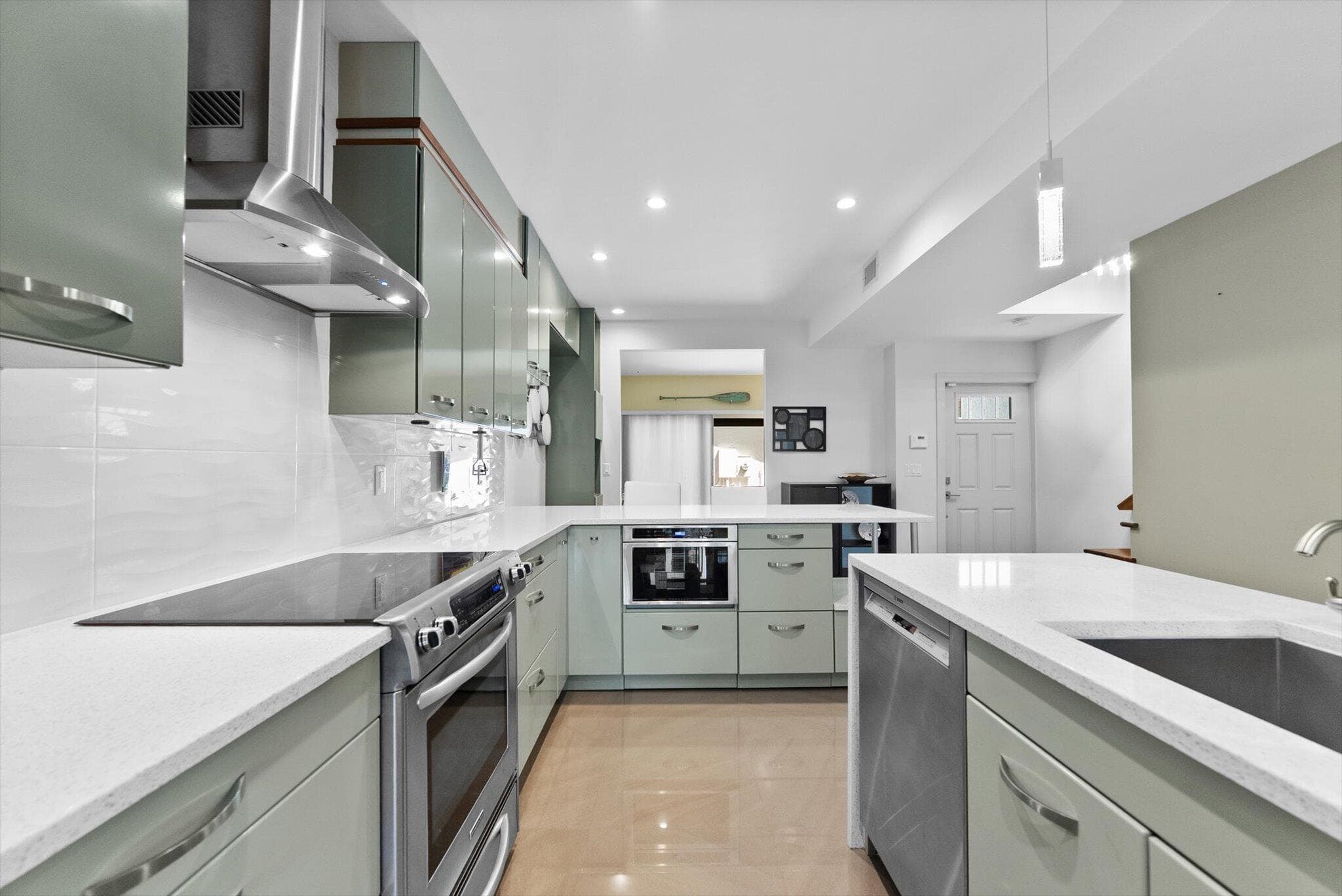 1301 N Riverside Drive 10, Pompano Beach, FL 33062 — photo 10 of 44