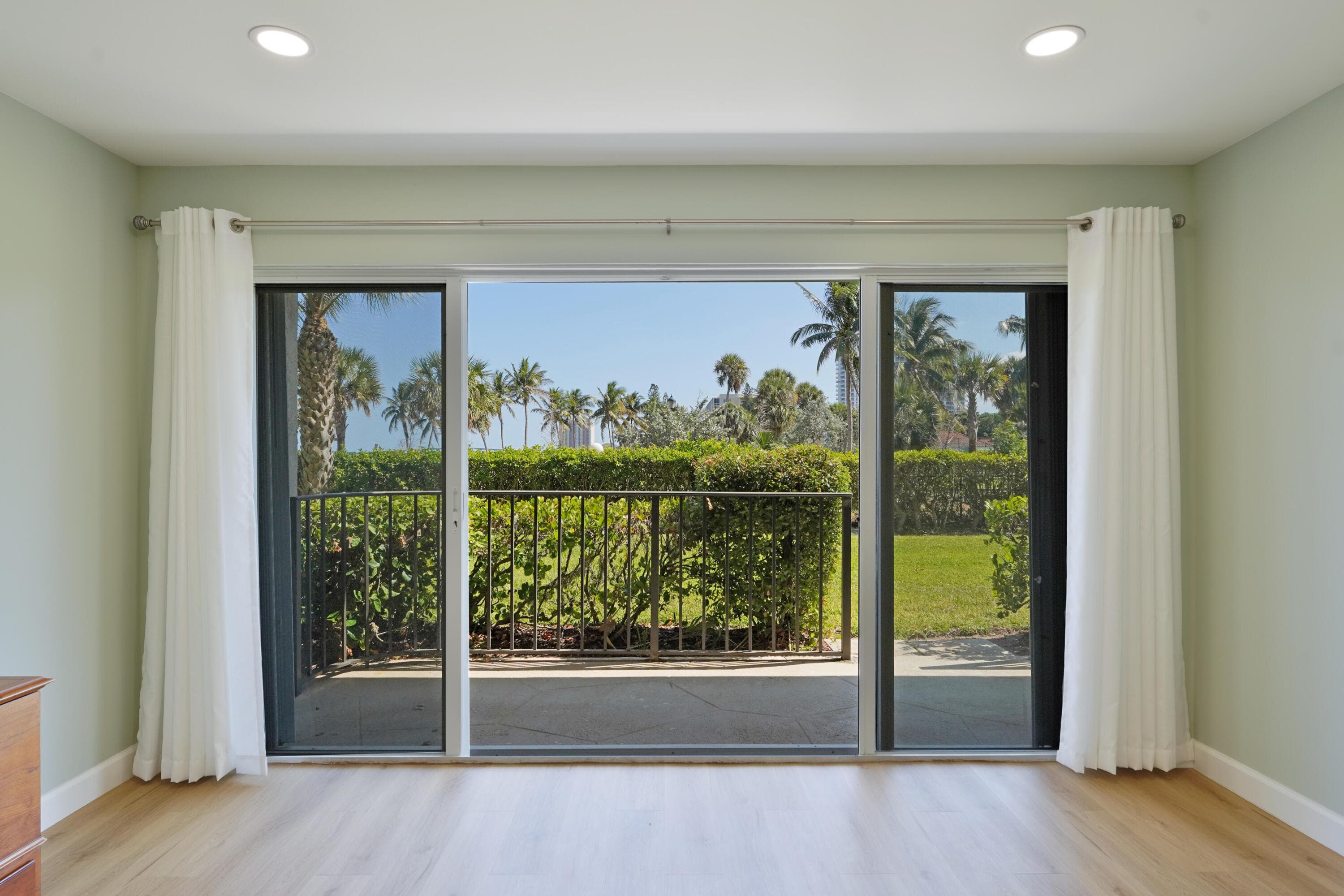 801 Lake Shore Drive 112, Lake Park, FL 33403 — photo 3 of 25