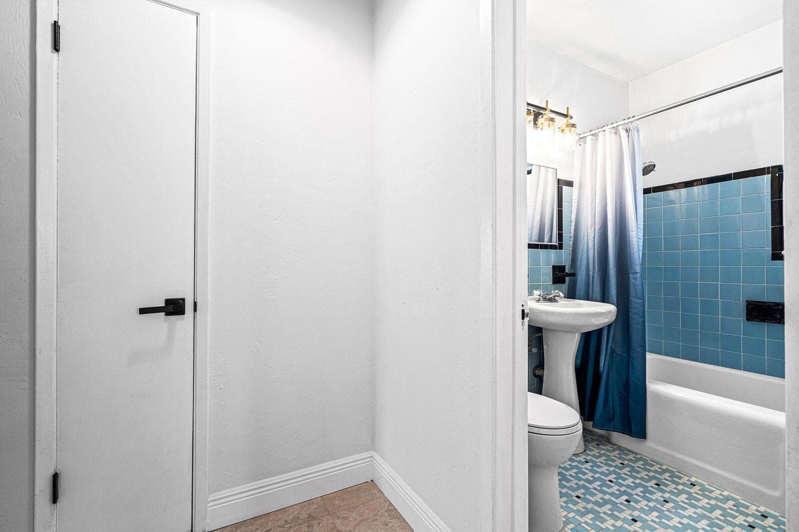 1430 NE 16th Avenue, Fort Lauderdale, FL 33304 — photo 19 of 41