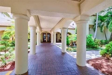 1831 Sabal Palm Drive 303, Davie, FL 33324 — photo 2 of 80
