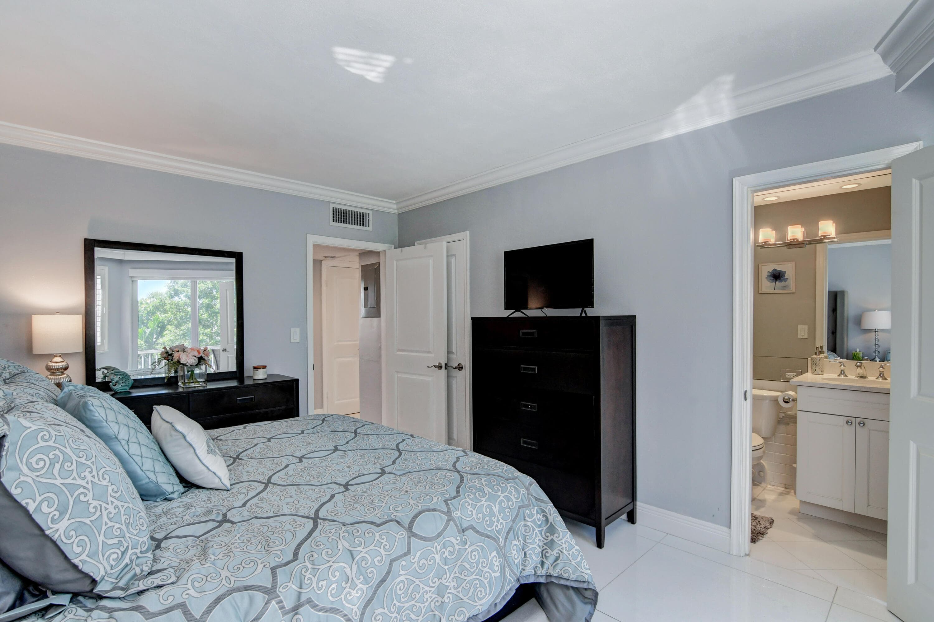 2730 Banyan Road 26, Boca Raton, FL 33432 — photo 13 of 23