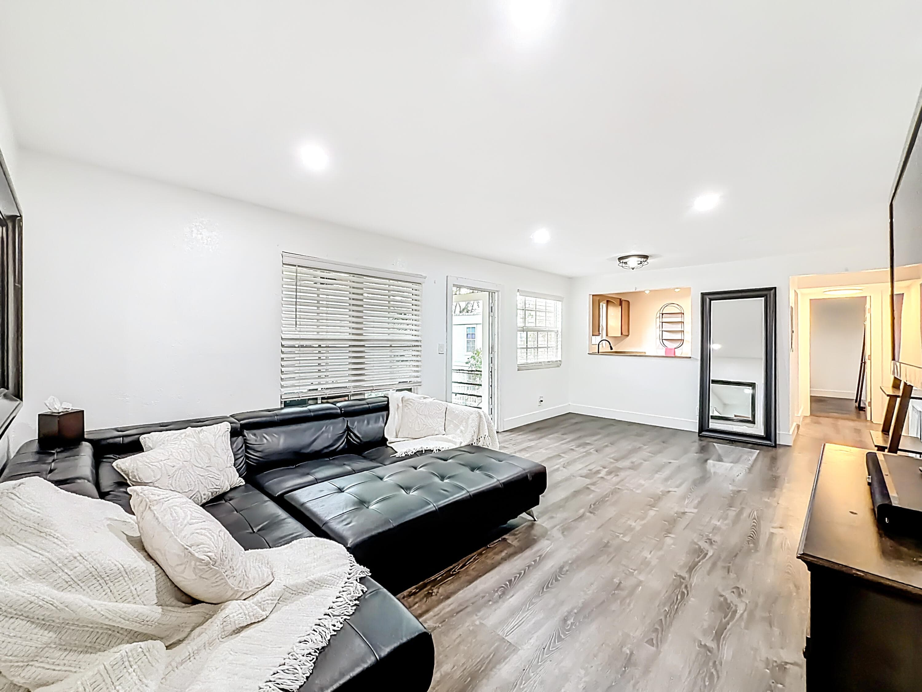 305 SE 11th Avenue D, Pompano Beach, FL 33060 — photo 3 of 25