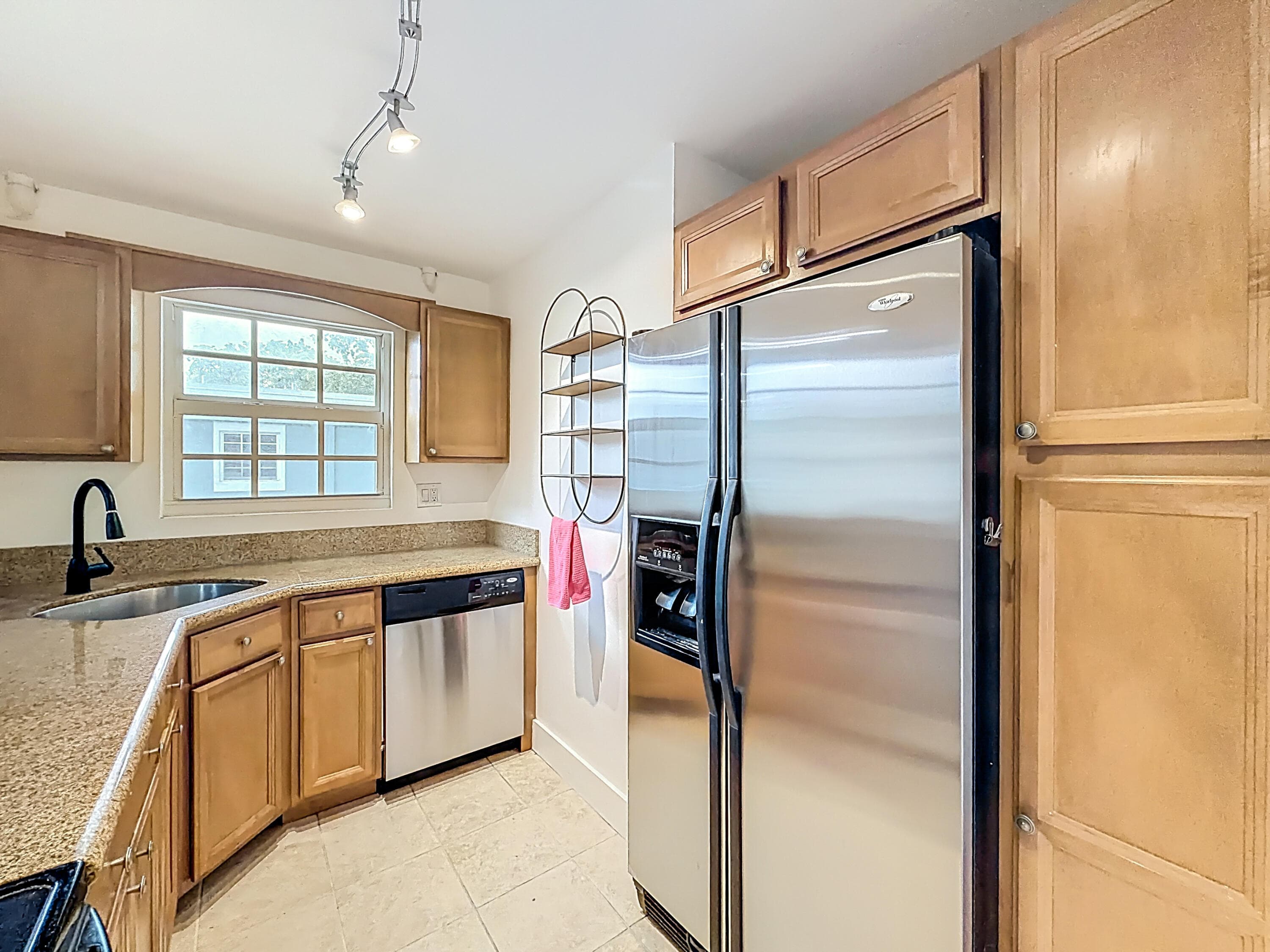 305 SE 11th Avenue D, Pompano Beach, FL 33060 — photo 9 of 25