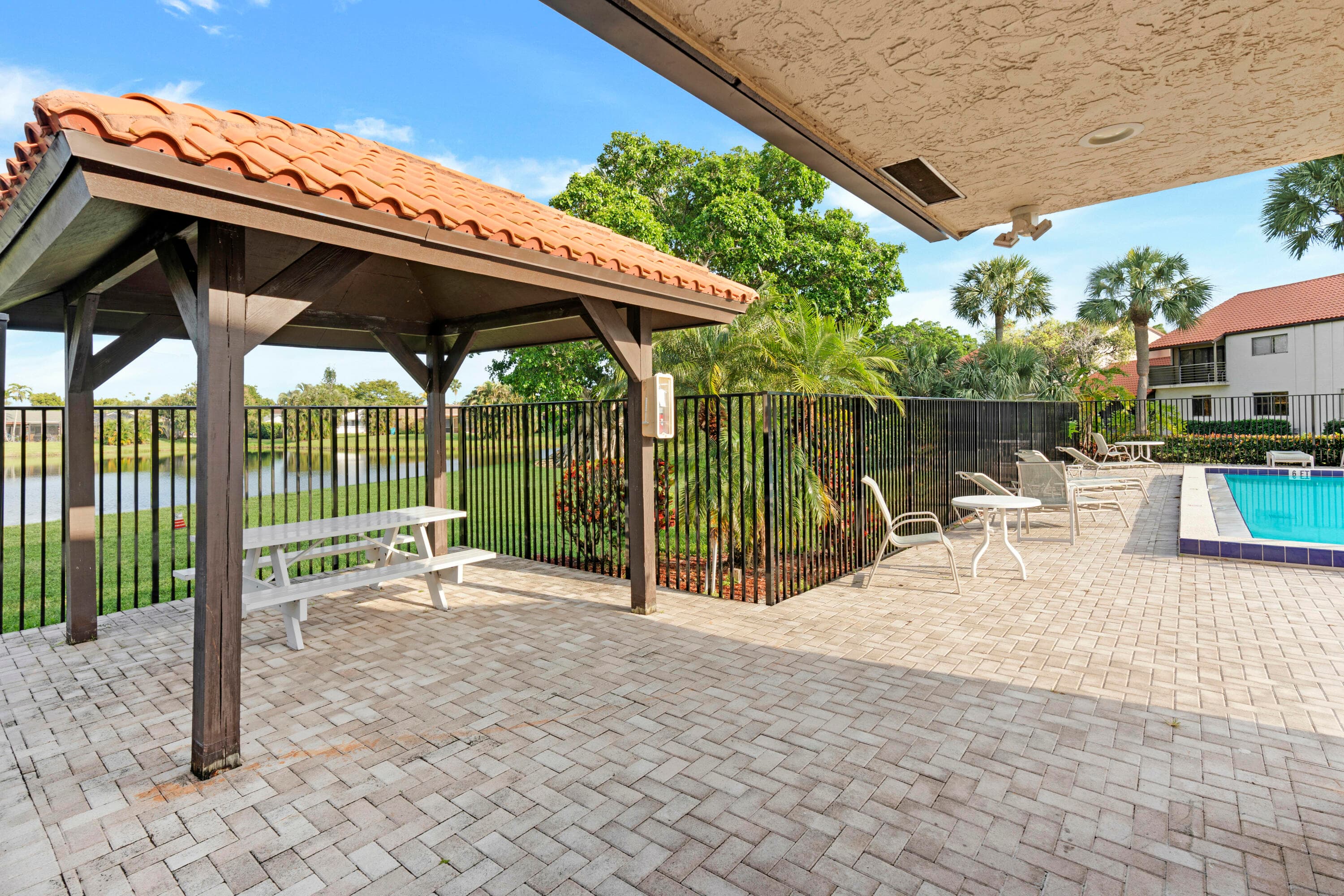 3 Vía De Casas Sur 102, Boynton Beach, FL 33426 — photo 33 of 49