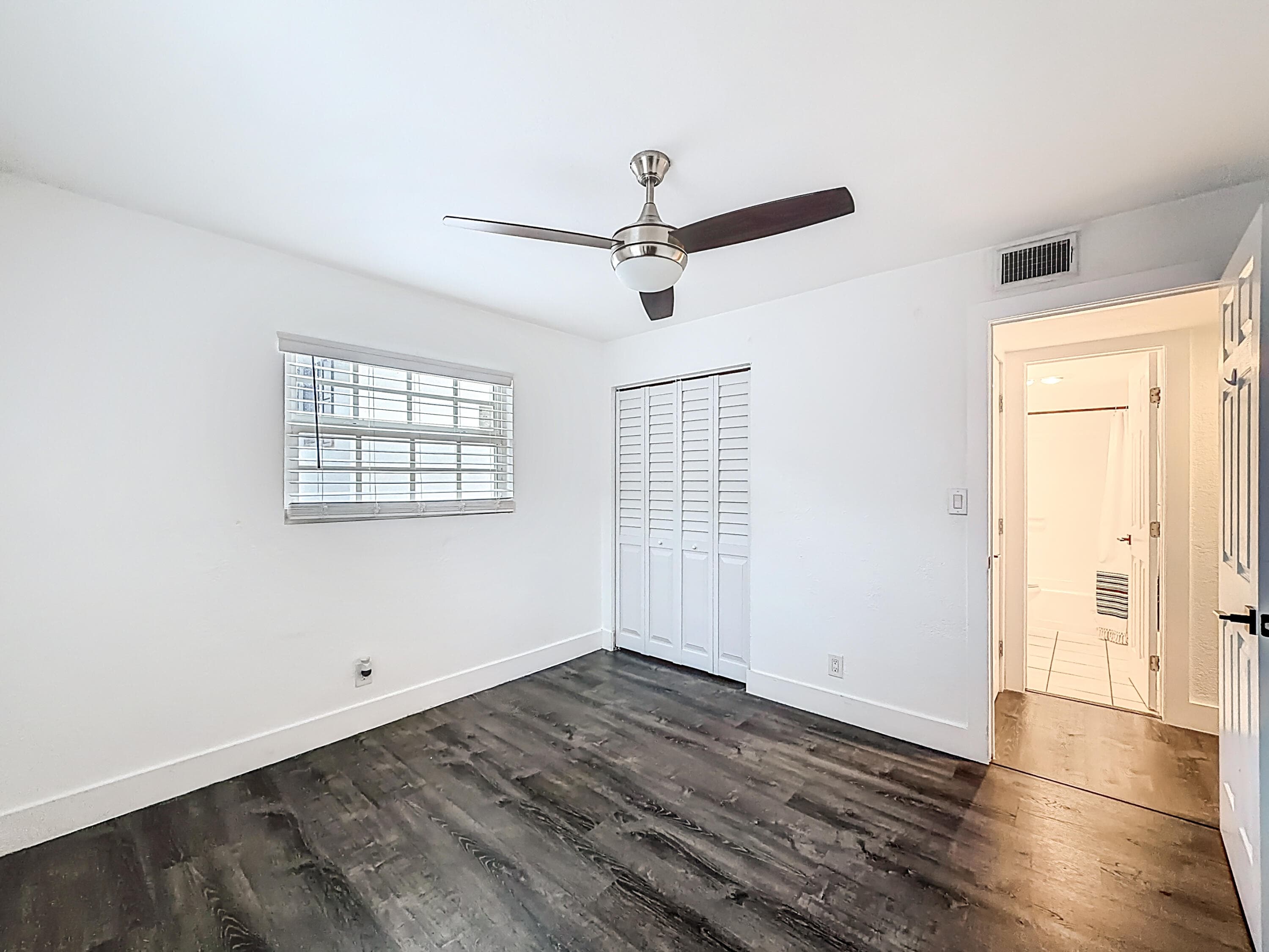 305 SE 11th Avenue, Pompano Beach, FL 33060 — photo 11 of 25