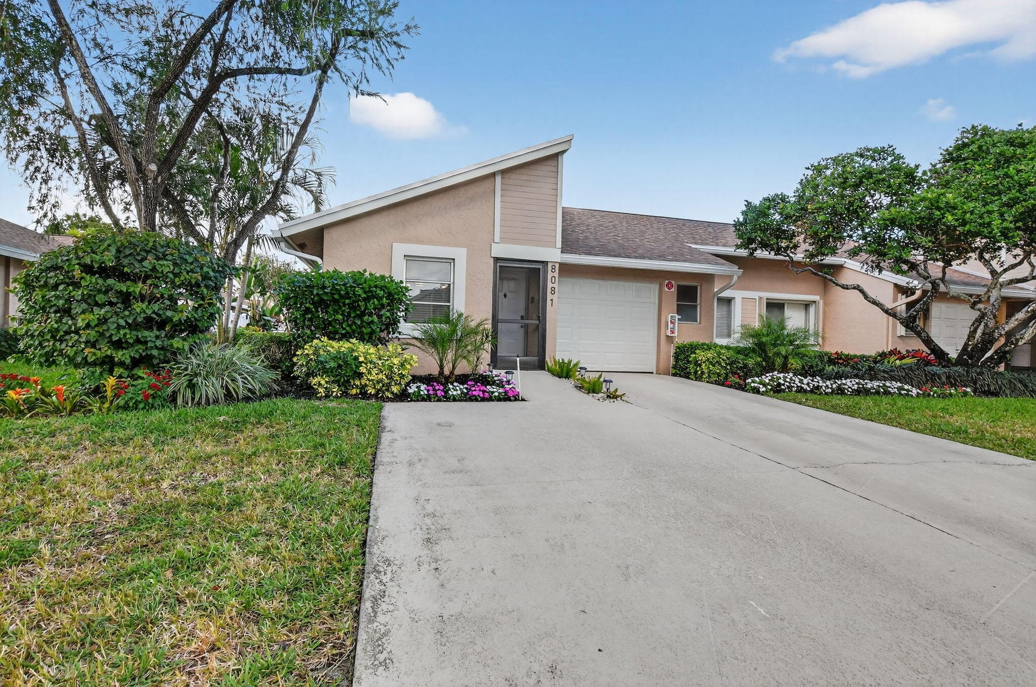 8081 Springtree Road, Boca Raton, FL 33496 — photo 2 of 39