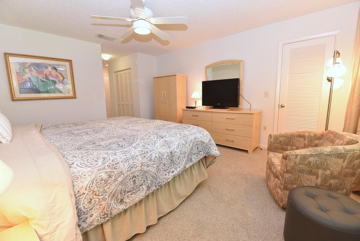 17 E Stratford Dr Drive E F, Boynton Beach, FL 33436 — photo 22 of 46