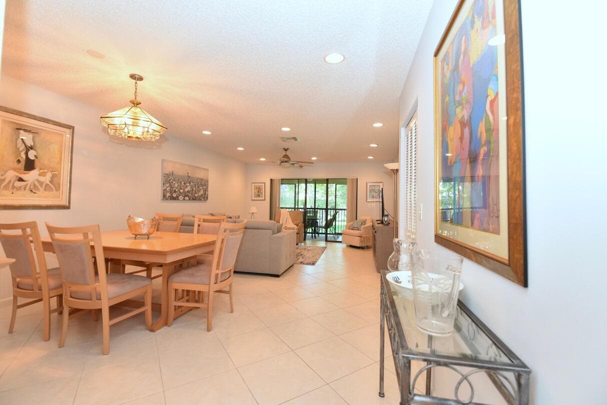 17 E Stratford Dr Drive E F, Boynton Beach, FL 33436 — photo 2 of 46