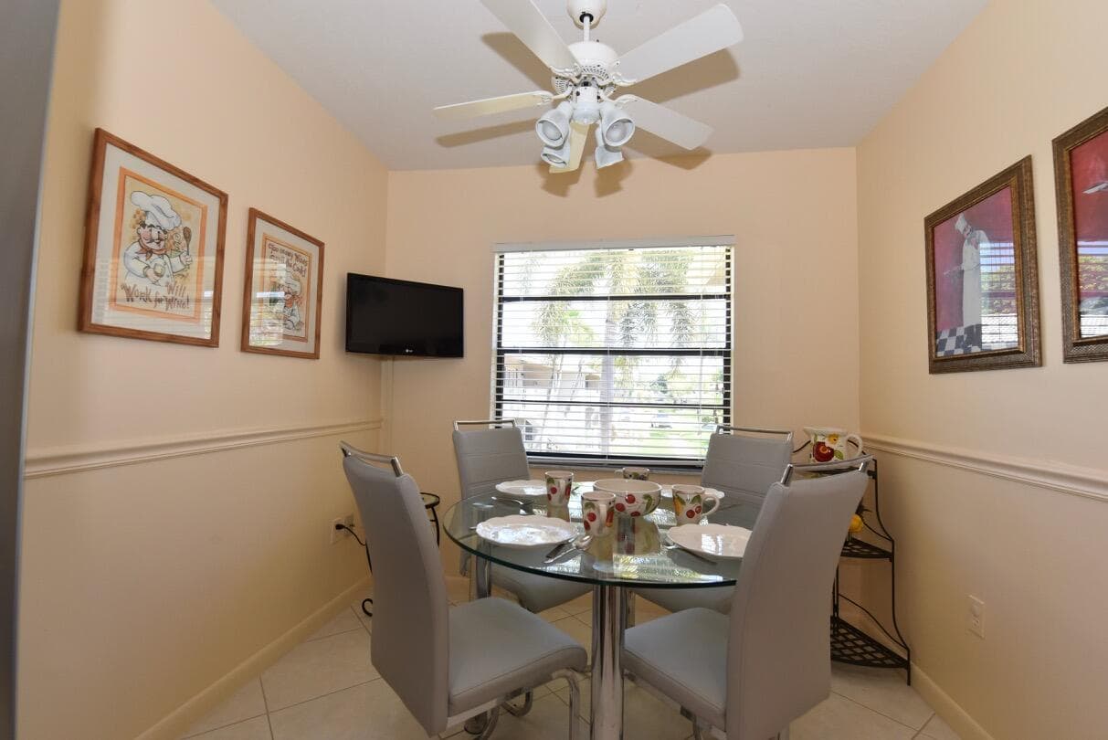 17 E Stratford Dr Drive E F, Boynton Beach, FL 33436 — photo 12 of 46