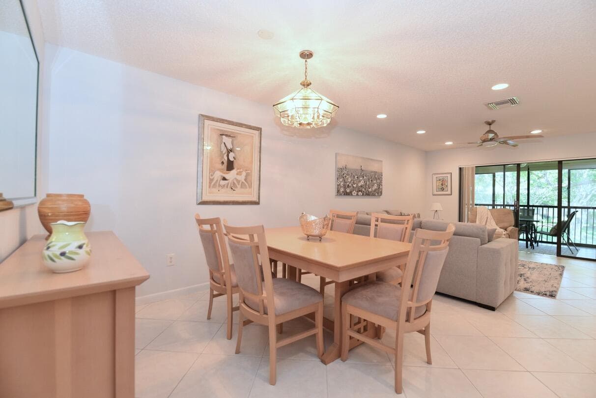 17 E Stratford Dr Drive E F, Boynton Beach, FL 33436 — photo 10 of 46