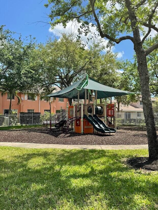 4030 NW 90th Way, Sunrise, FL 33351 — photo 5 of 33
