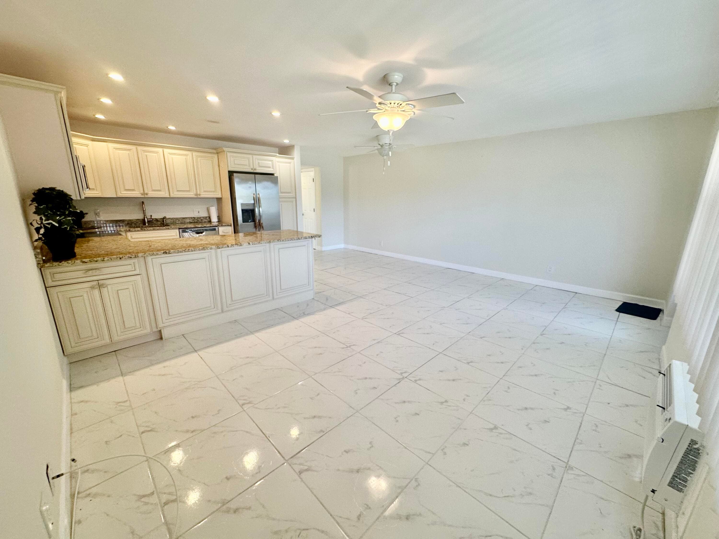 42 Sussex B, West Palm Beach, FL 33417 — photo 4 of 24