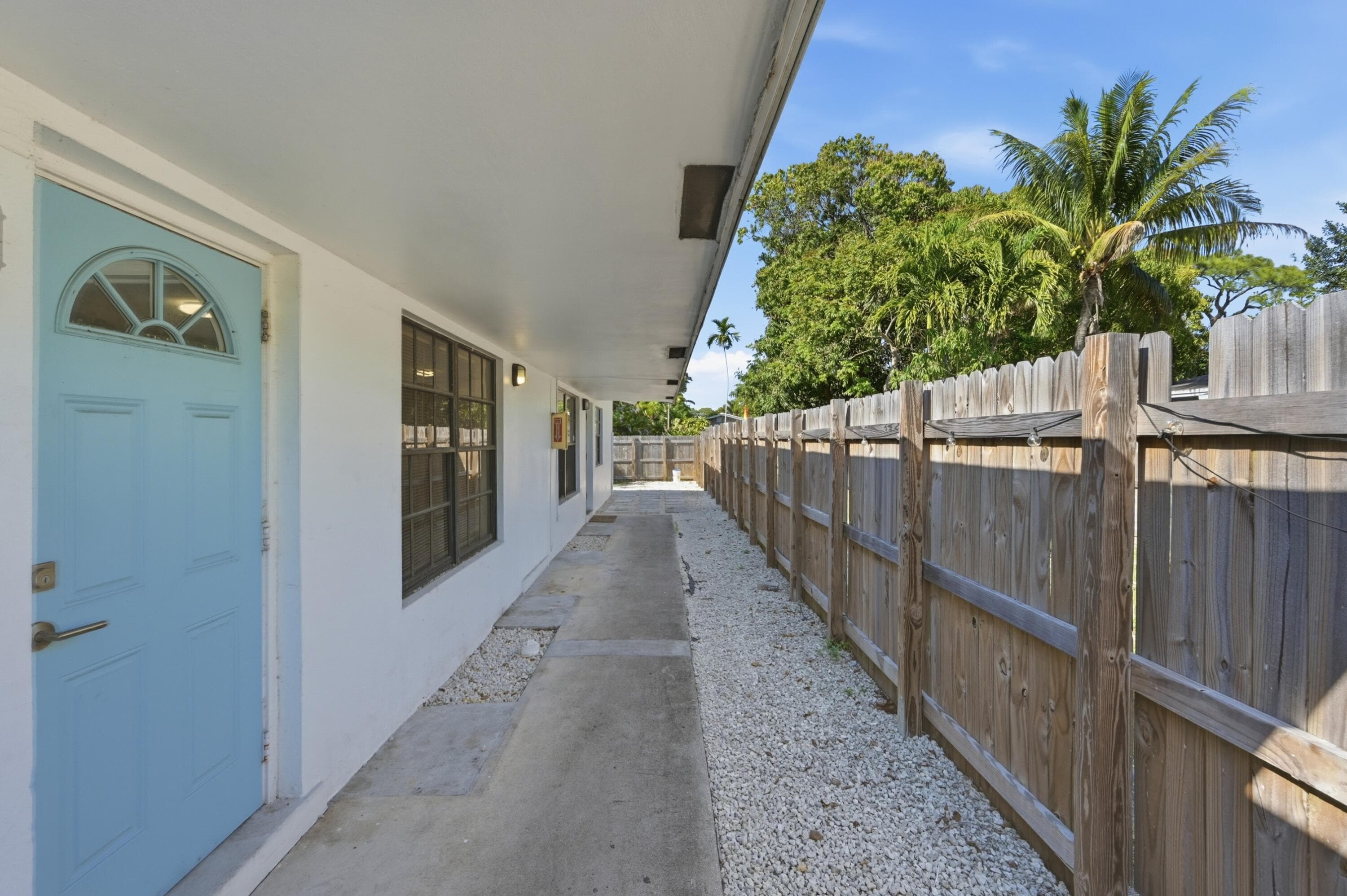 629 NE 36th Street, Oakland Park, FL 33334 — photo 31 of 43