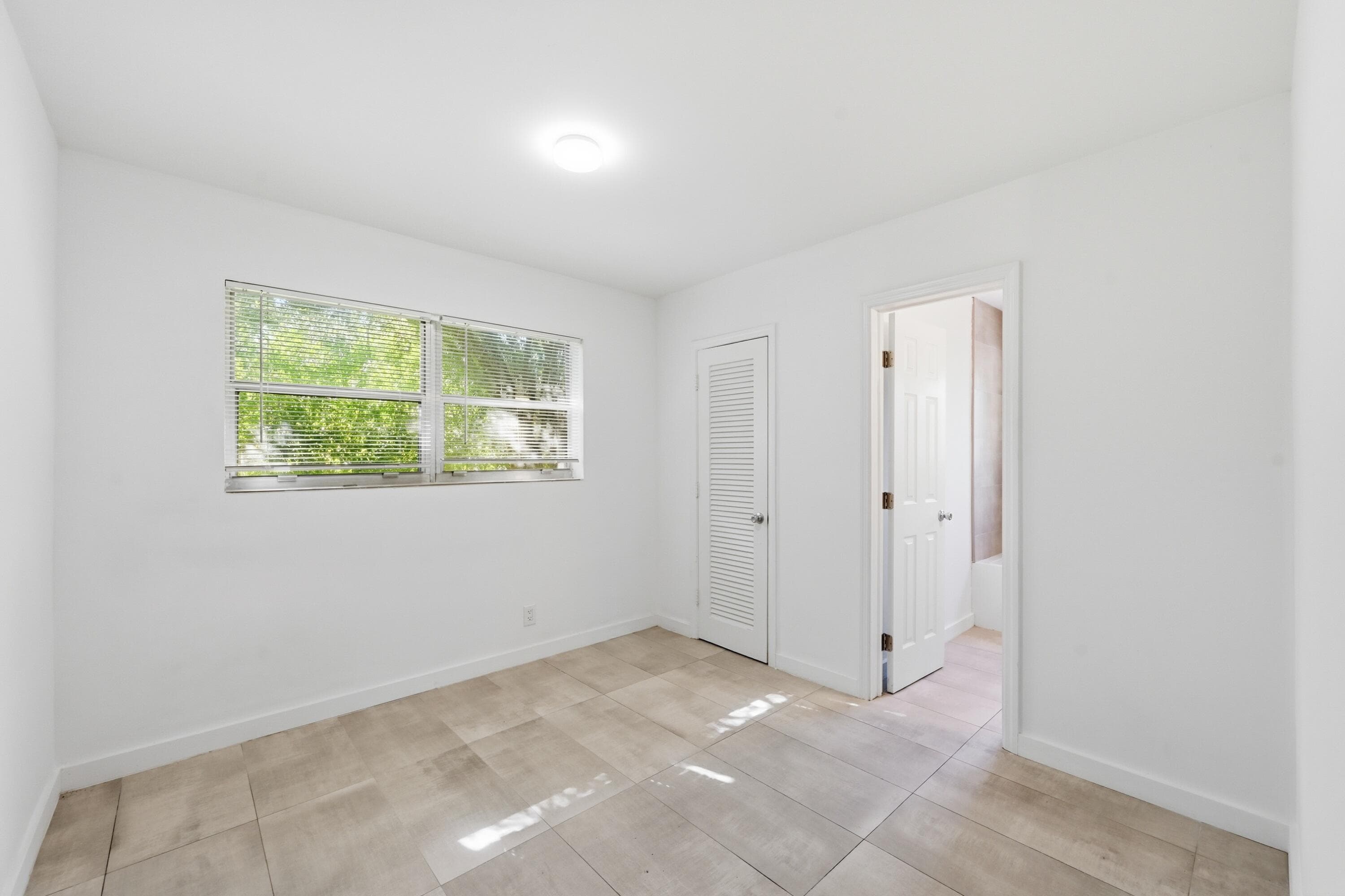 629 NE 36th Street, Oakland Park, FL 33334 — photo 30 of 43