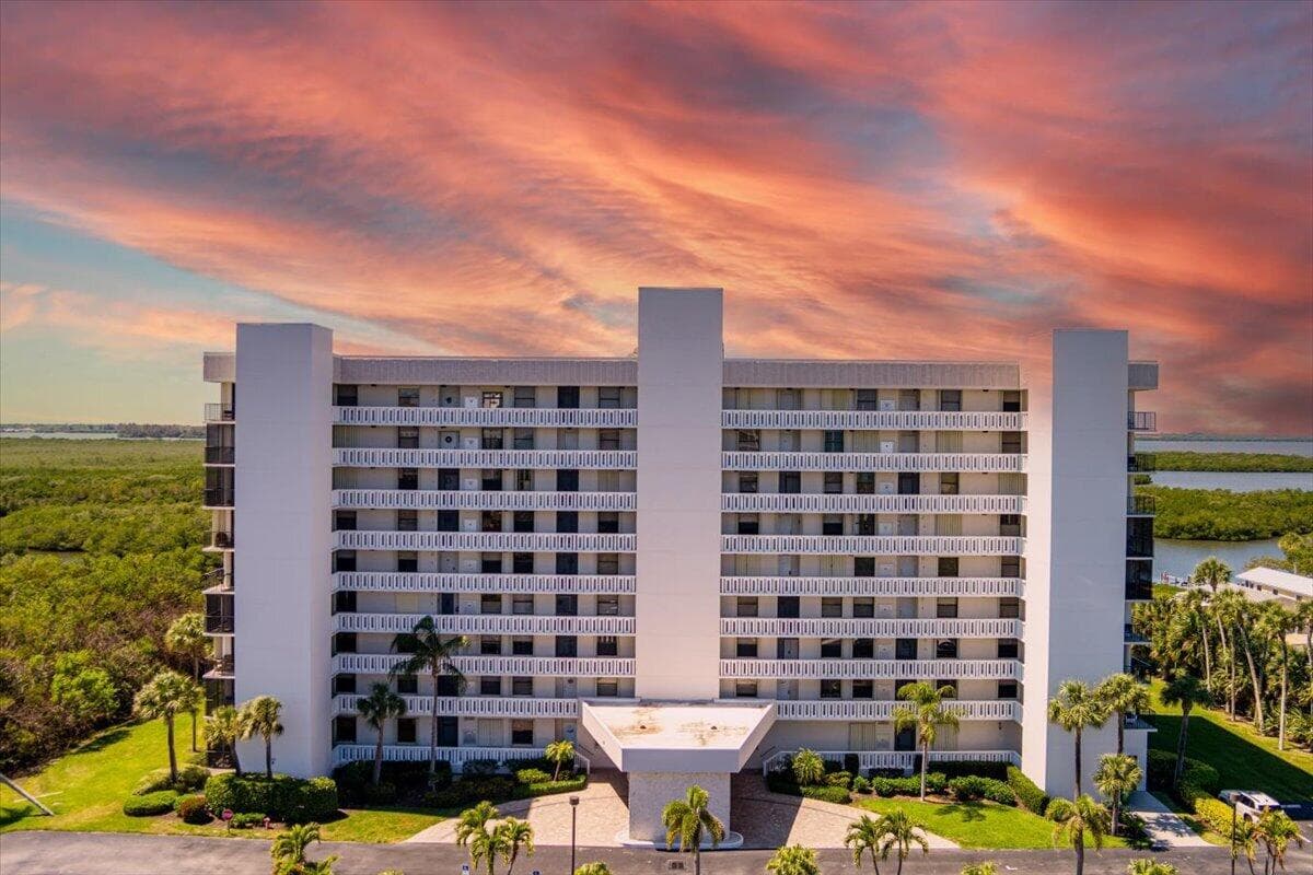 5059 N Hwy A1a 401, Hutchinson Island, FL 34949 — photo 4 of 72
