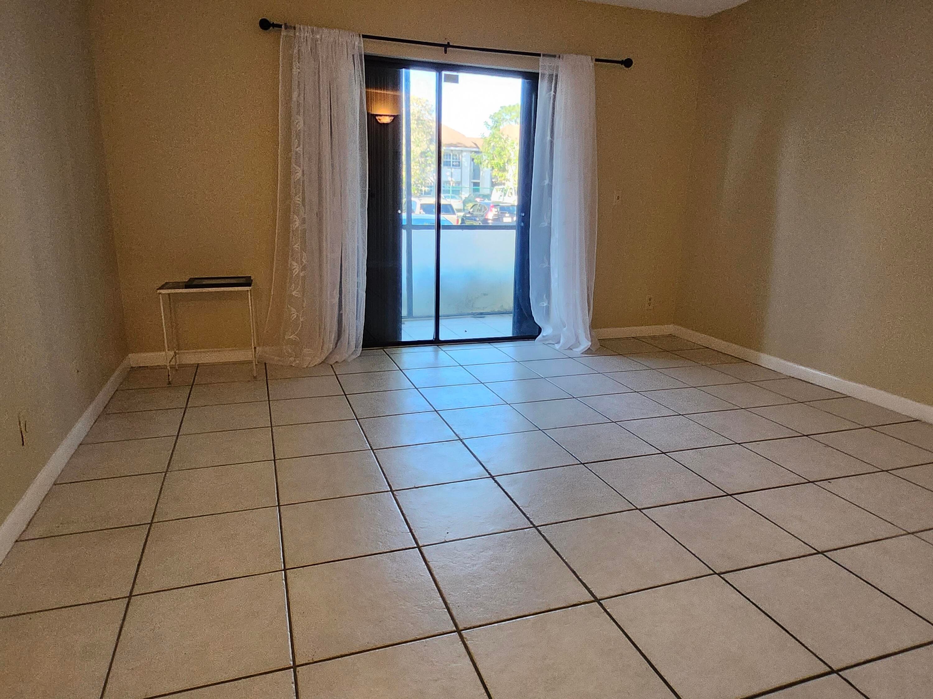 545 Trace Circle 105, Deerfield Beach, FL 33441 — photo 3 of 44