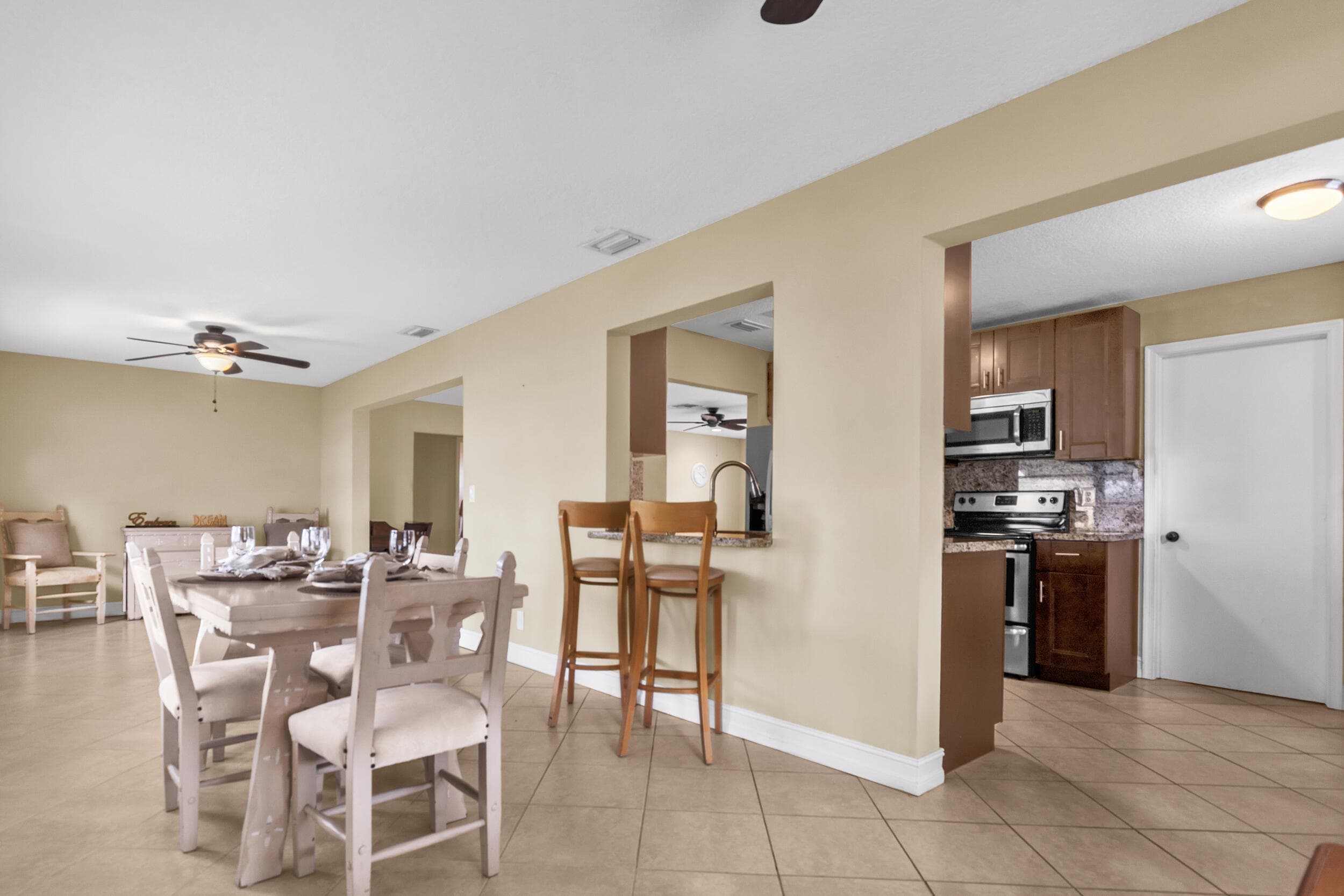 8208 NW 14 Street, Plantation, FL 33322 — photo 13 of 46