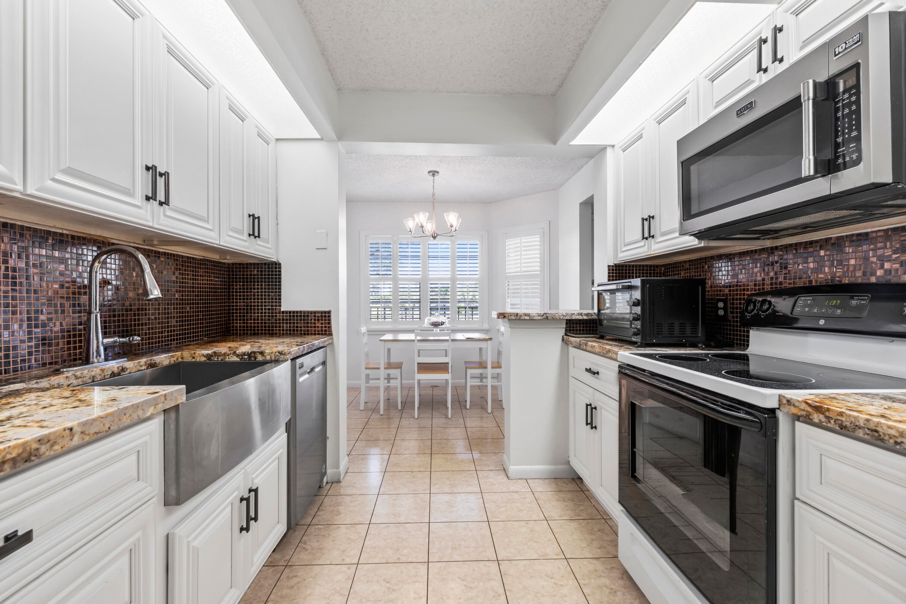1000 SW 125th Avenue 211, Pembroke Pines, FL 33027 — photo 1 of 45