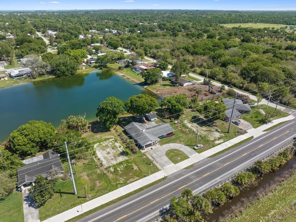 6208 Emerson Avenue, Fort Pierce, FL 34951 — photo 4 of 17