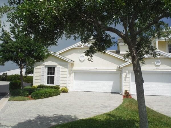 906 Mariner Bay Boulevard, Fort Pierce, FL 34949 — photo 1 of 47