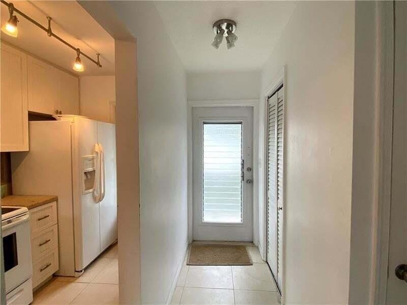 1439 S Ocean Boulevard 207, Lauderdale-By-The-Sea, FL 33062 — photo 11 of 17