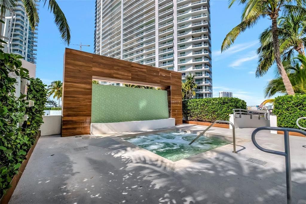 350 S Miami Avenue 2708, Miami, FL 33130 — photo 22 of 32