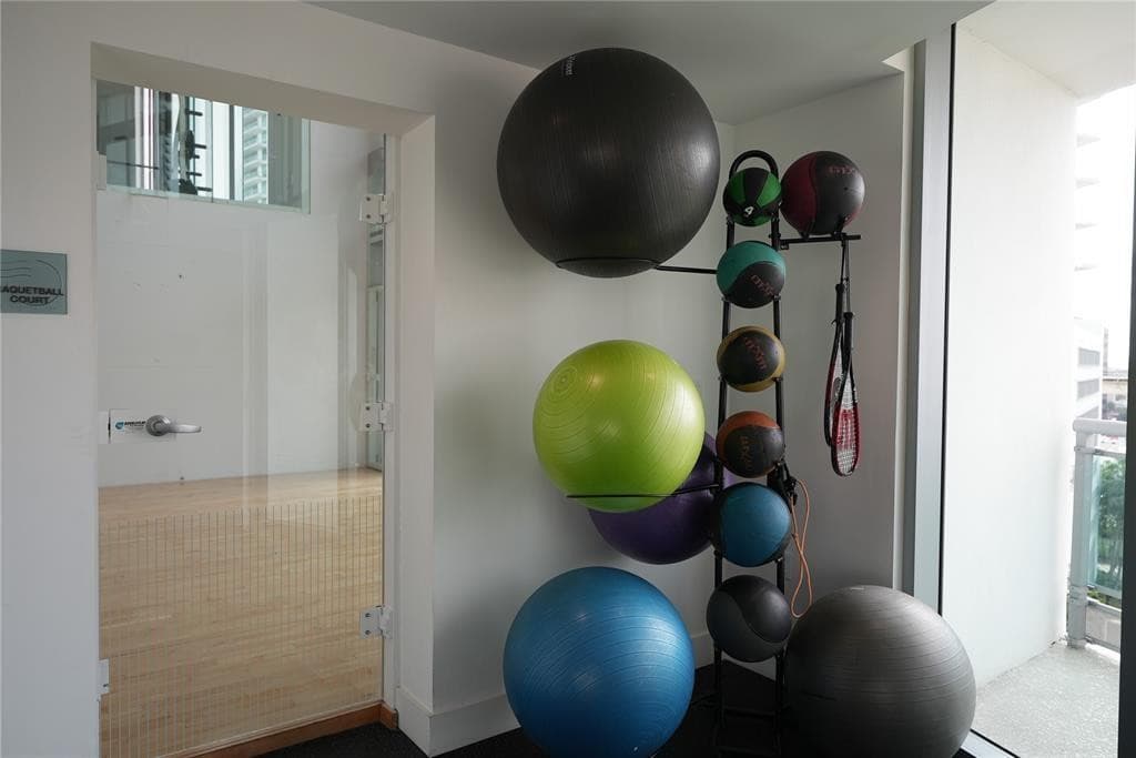 350 S Miami Avenue 2708, Miami, FL 33130 — photo 30 of 32