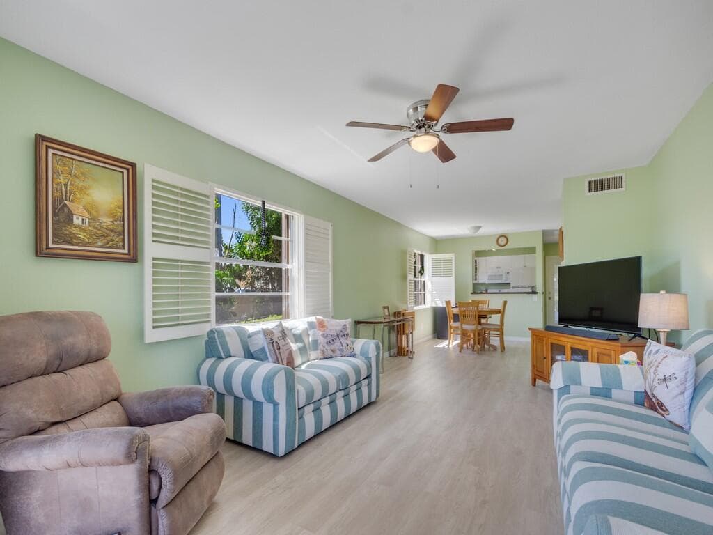 95 Spring Lake Drive 101, Vero Beach, FL 32962 — photo 10 of 32