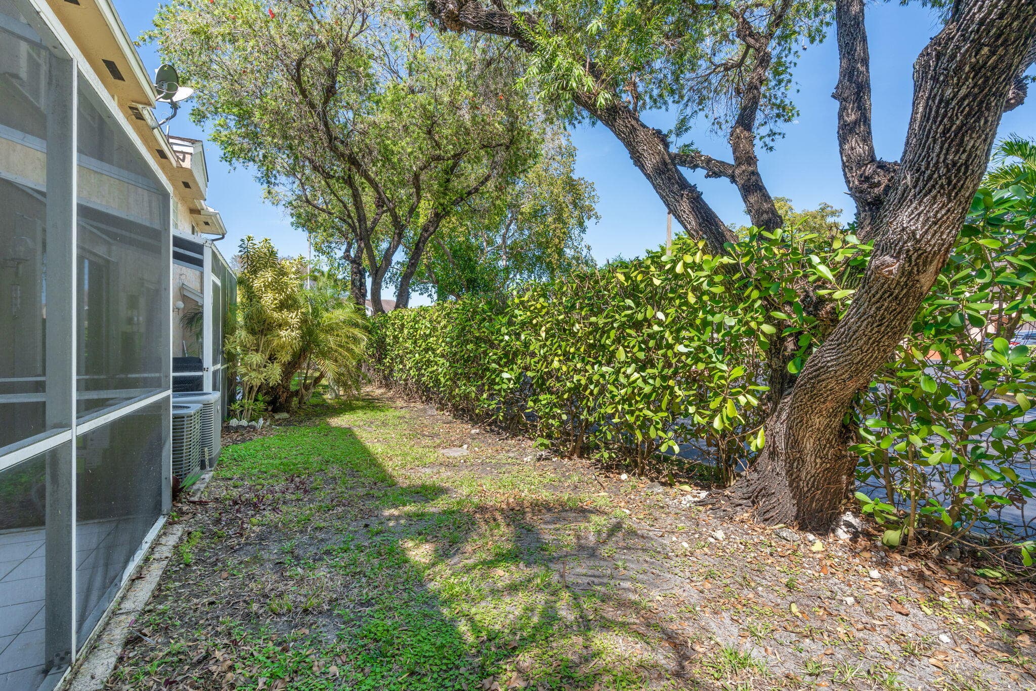 7107 Woodmont Way, Tamarac, FL 33321 — photo 8 of 40