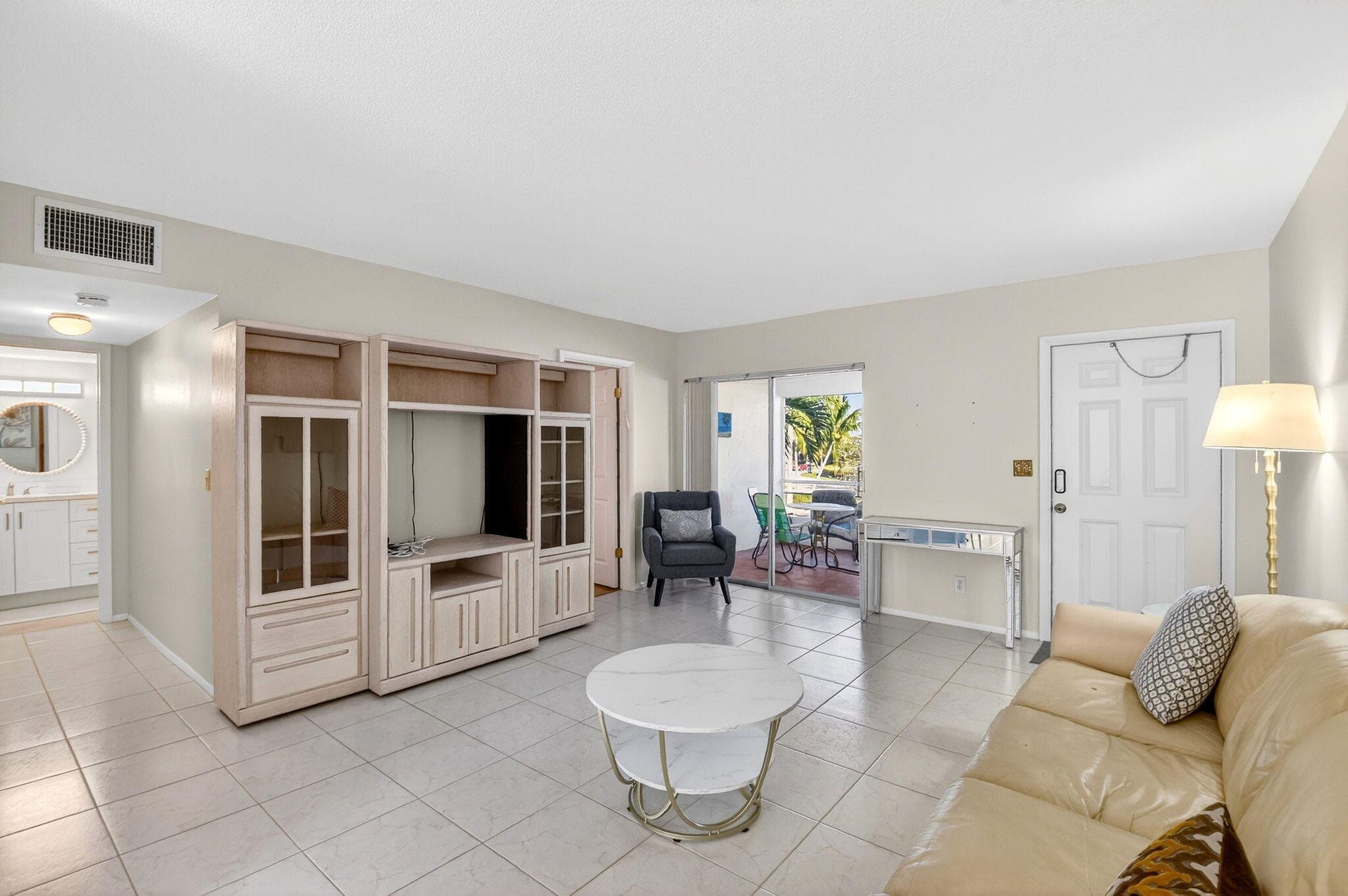 94 Stratford G, West Palm Beach, FL 33417 — photo 4 of 34