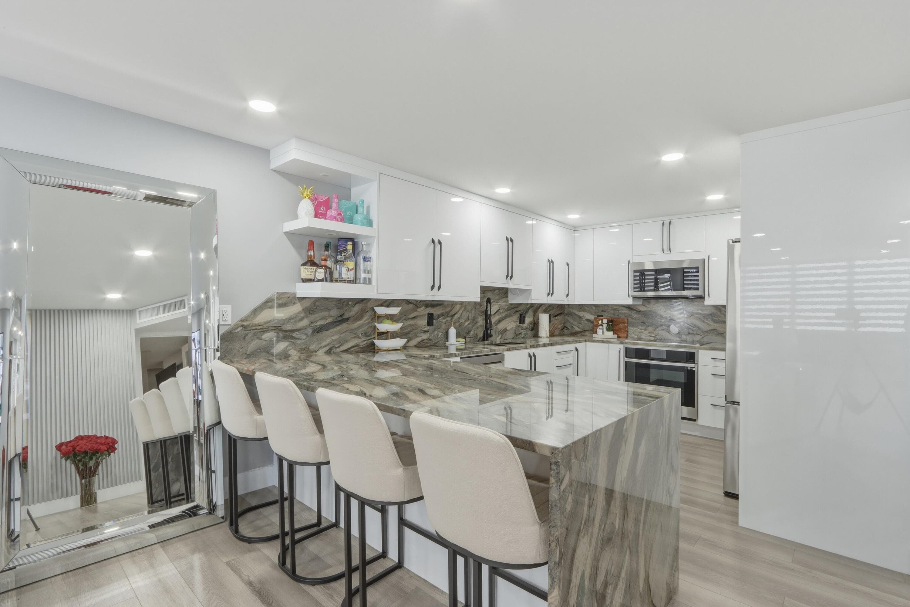 6039 Collins Avenue 609, Miami Beach, FL 33140 — photo 3 of 49