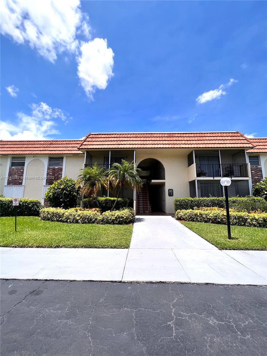 22755 SW 66th Avenue 103, Boca Raton, FL 33428 — photo 2 of 29