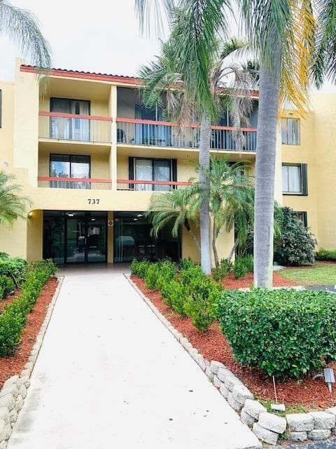 737 SE 1st Way 306, Deerfield Beach, FL 33441 — photo 33 of 41