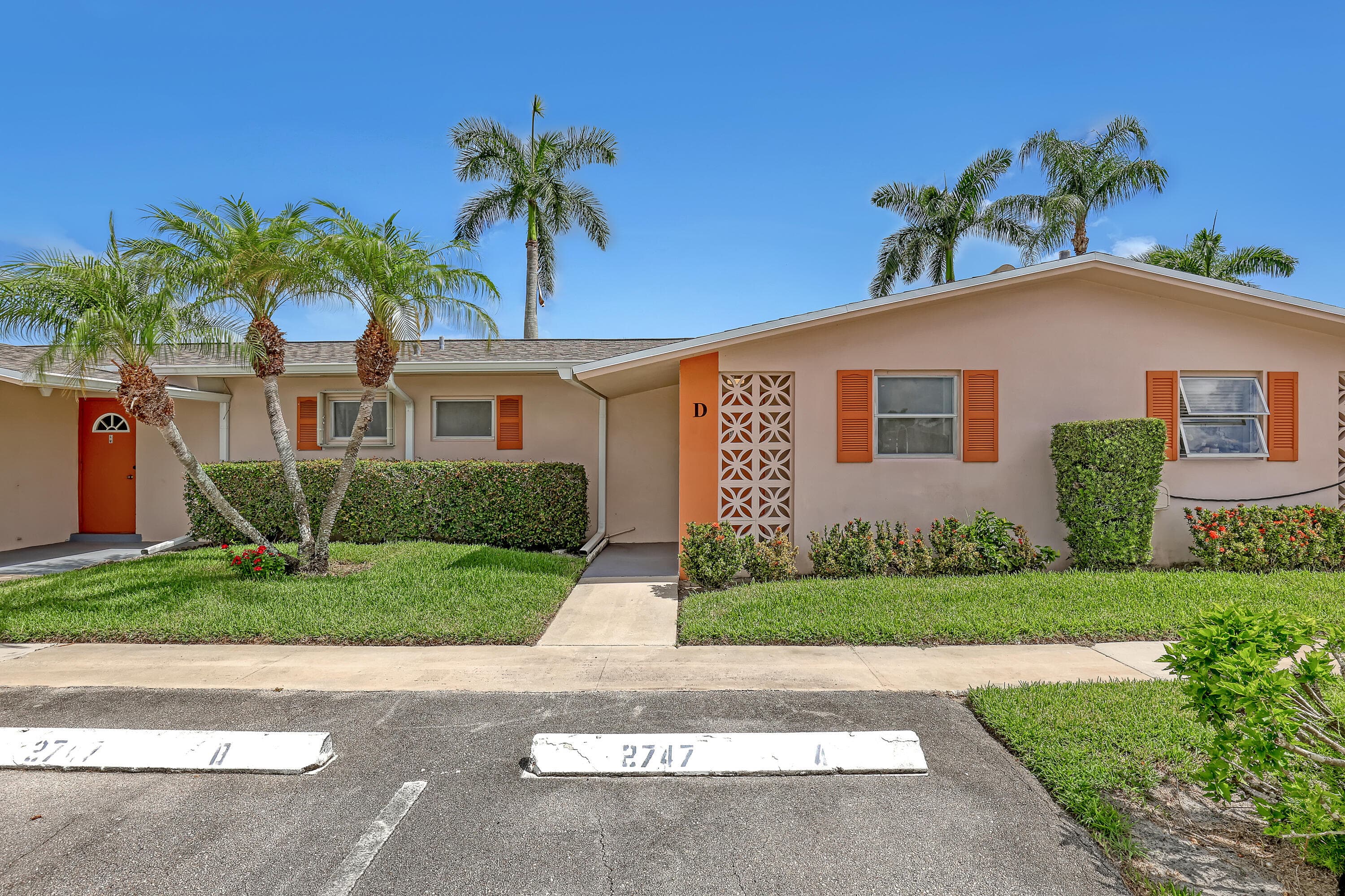 2747 E Dudley Dr Drive E D, West Palm Beach, FL 33415 — photo 1 of 54
