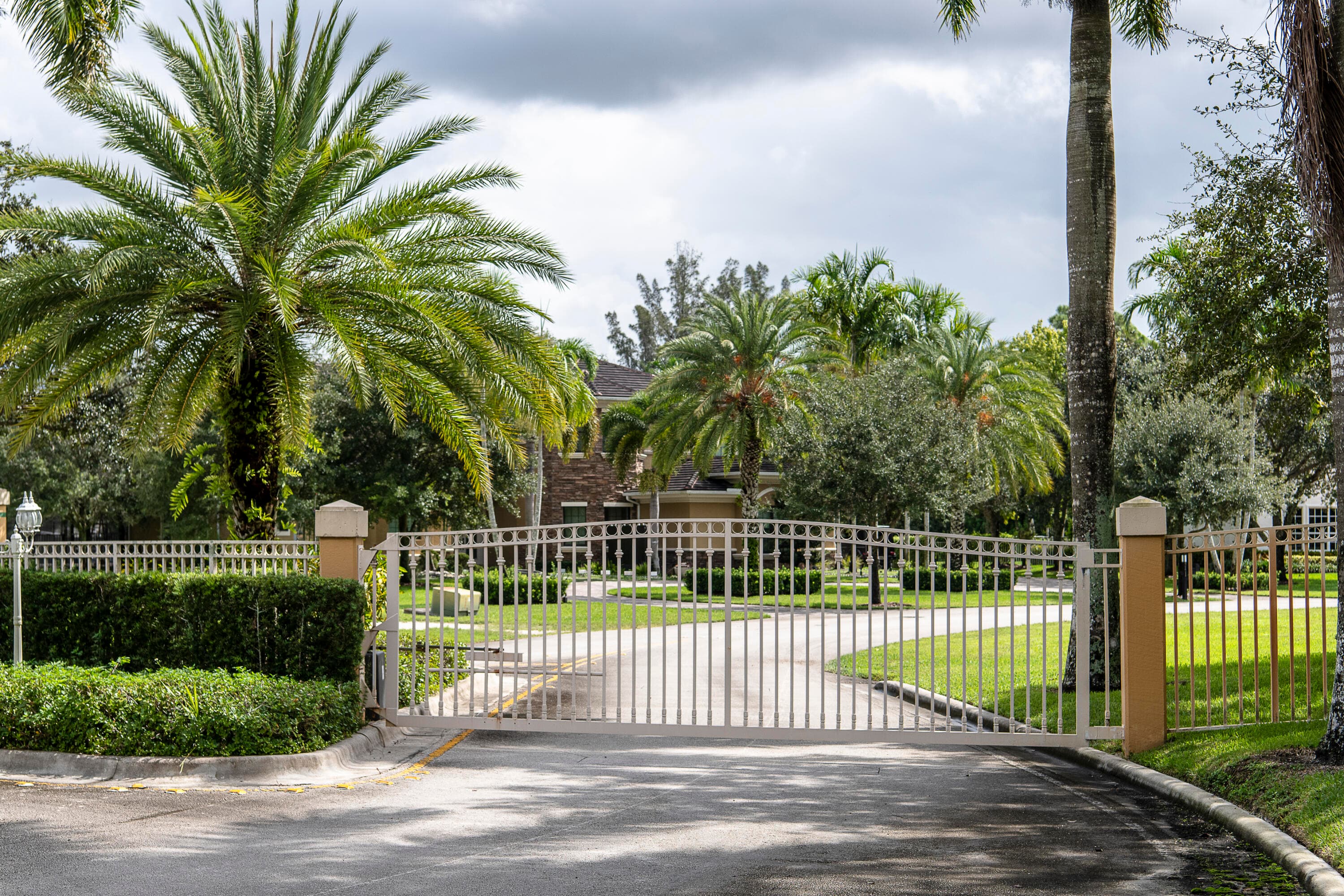 9900 Winding Rdg Lane, Davie, FL 33324 — photo 6 of 7