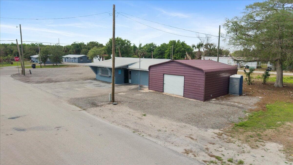 1023 Lee Street, Moore Haven, FL — photo 21 of 25
