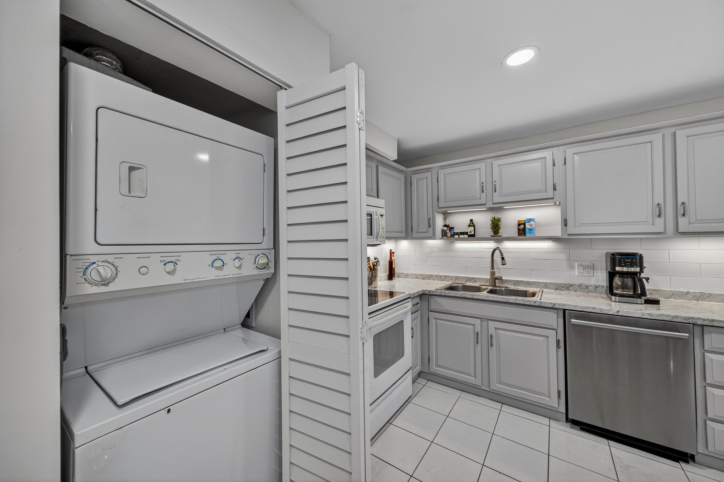 1370 S Ocean Boulevard 306, Pompano Beach, FL 33062 — photo 10 of 34