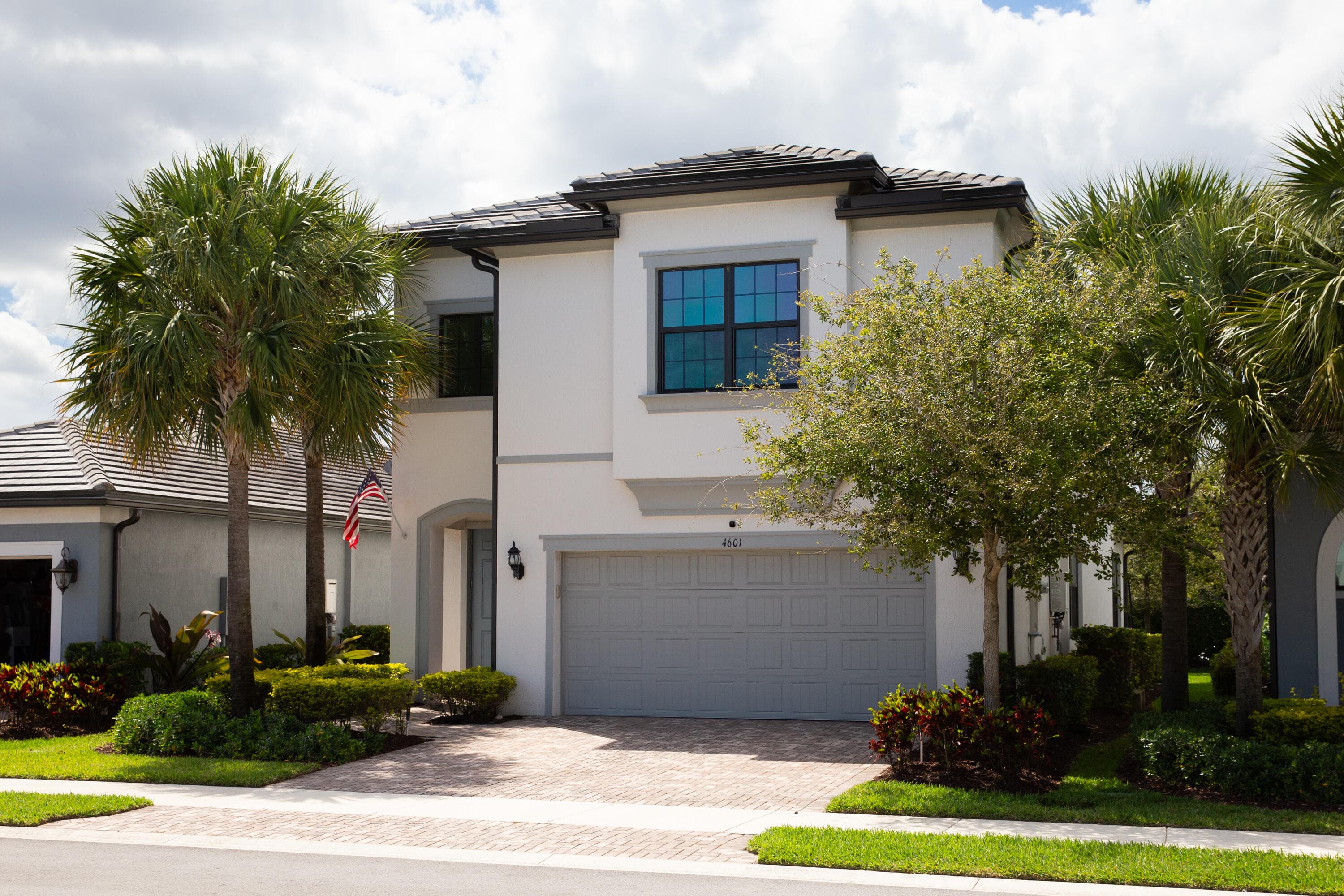 4601 E Pinehurst Trl Trail E, Oakland Park, FL 33309 — photo 1 of 38