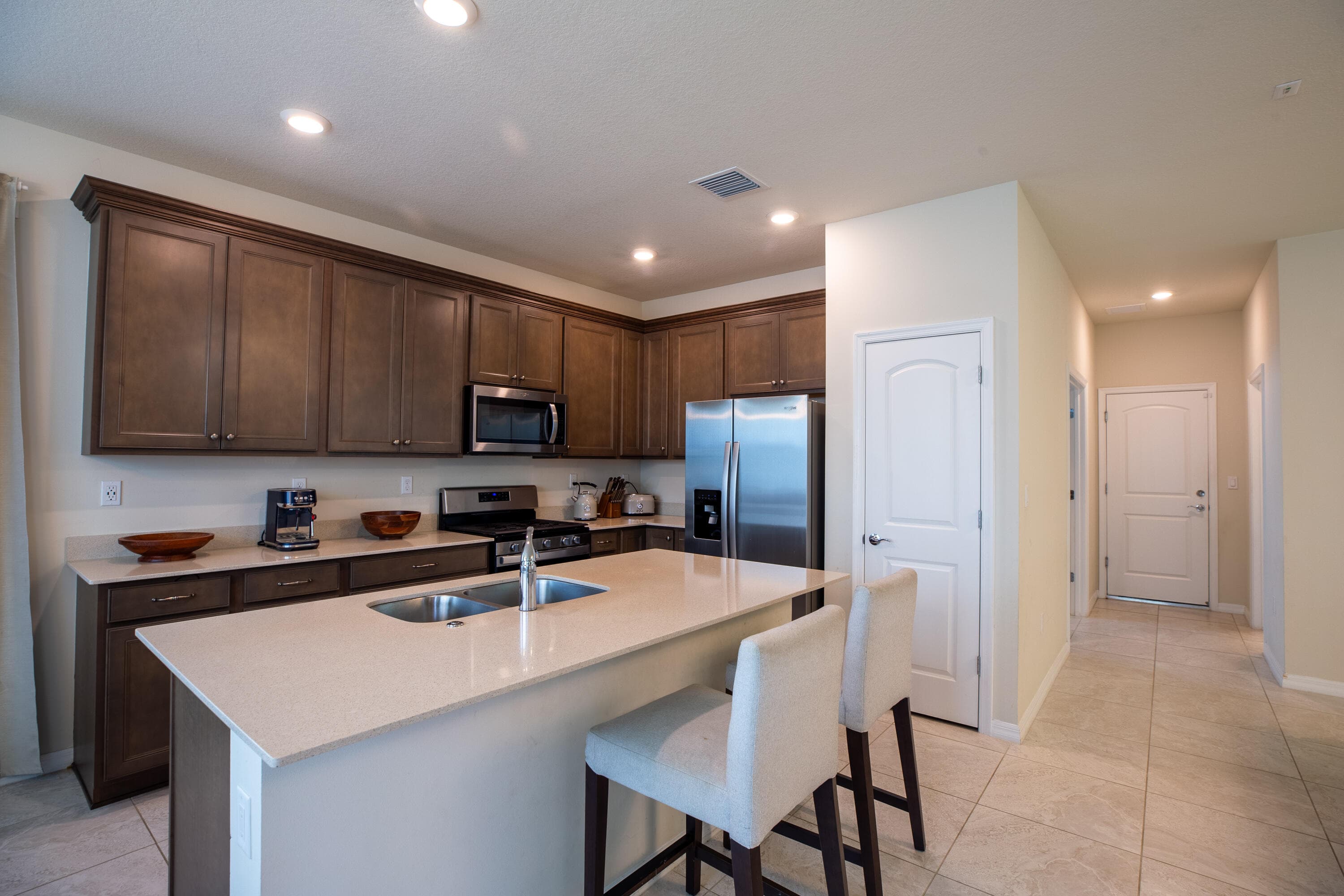 4601 E Pinehurst Trl Trail E, Oakland Park, FL 33309 — photo 6 of 38