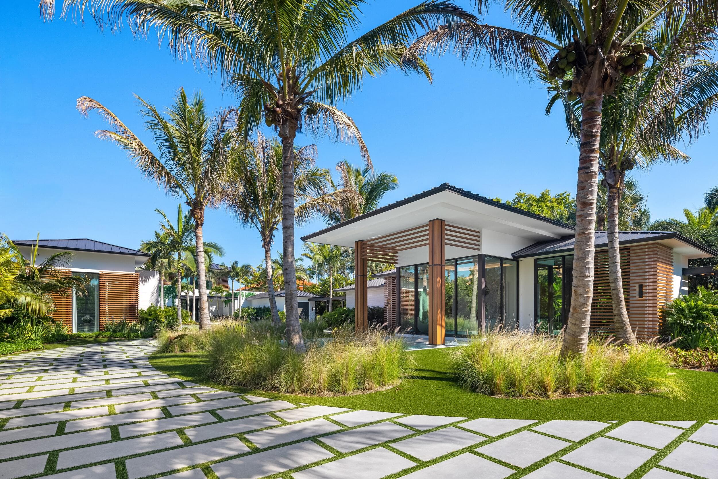 2415 Casas De Marbella Drive, Palm Beach Gardens, FL 33410 — photo 15 of 104