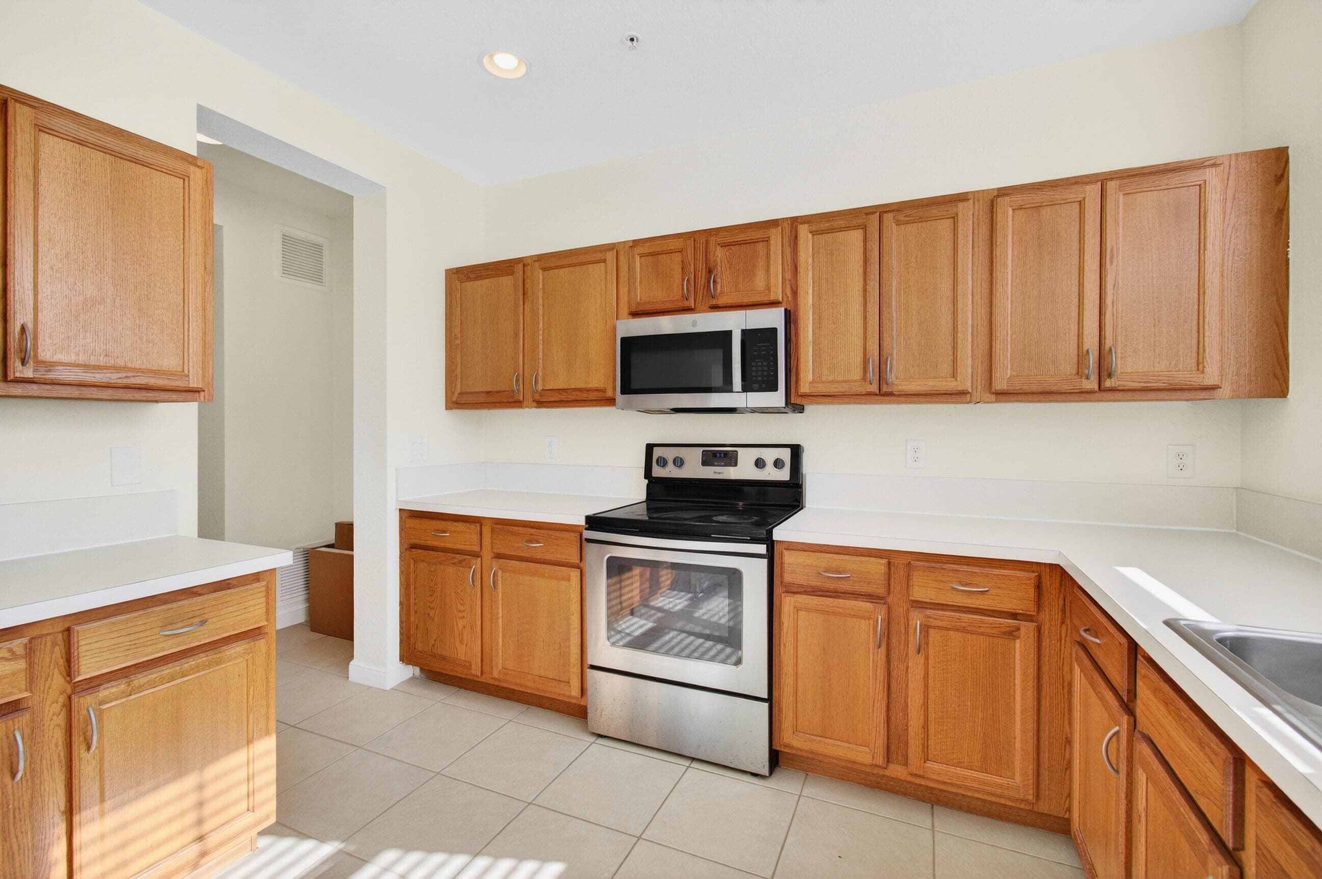 770 Millbrae Court 3, West Palm Beach, FL 33401 — photo 8 of 72