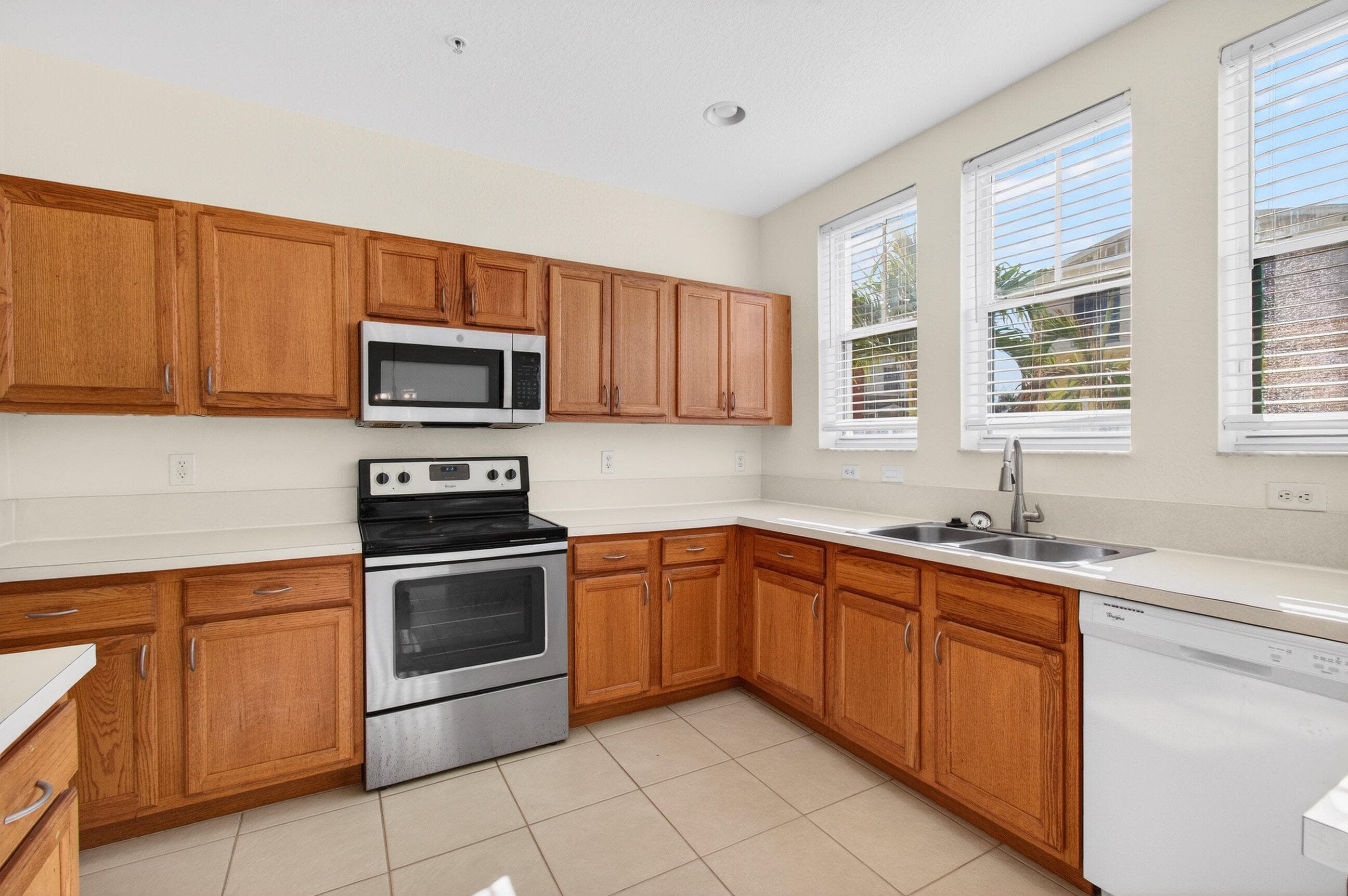 770 Millbrae Court 3, West Palm Beach, FL 33401 — photo 9 of 72