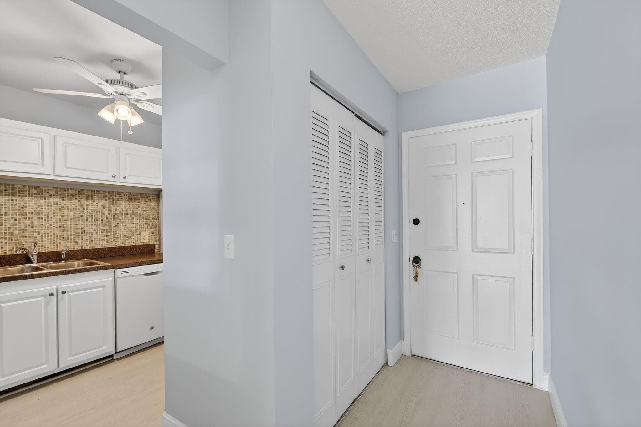 1432 S Lakeside Drive 4, Lake Worth Beach, FL 33460 — photo 12 of 61