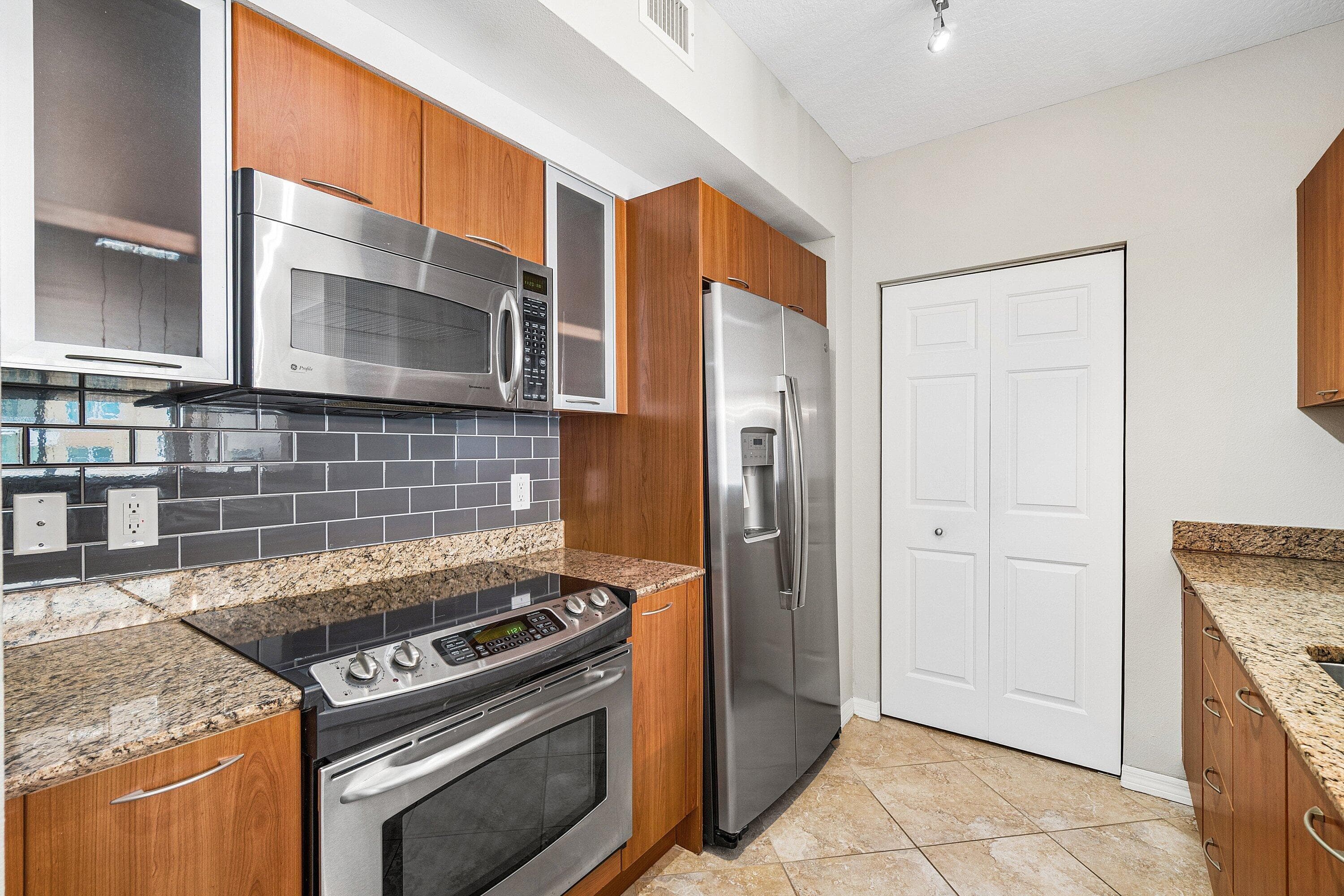 700 E Boynton Beach Boulevard 803, Boynton Beach, FL 33435 — photo 7 of 85