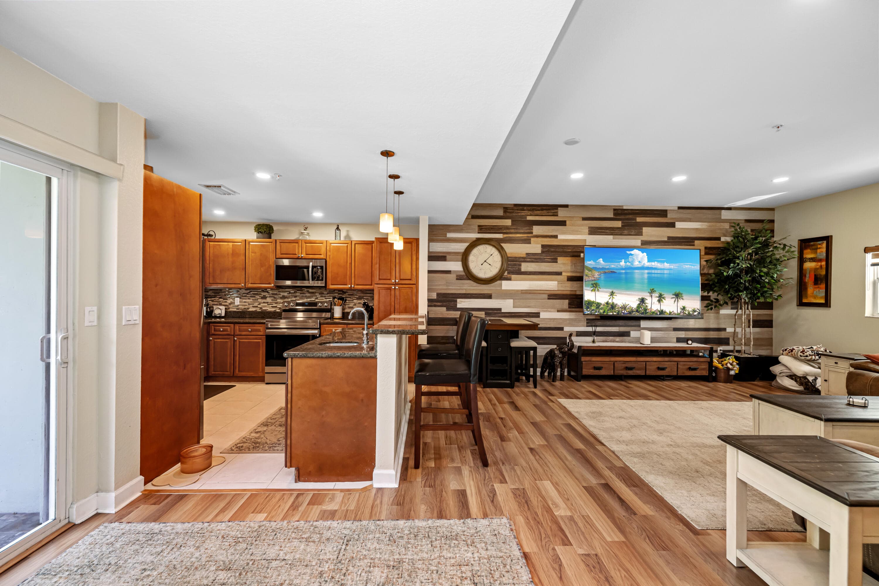429 NE 1st Street, Pompano Beach, FL 33060 — photo 5 of 51