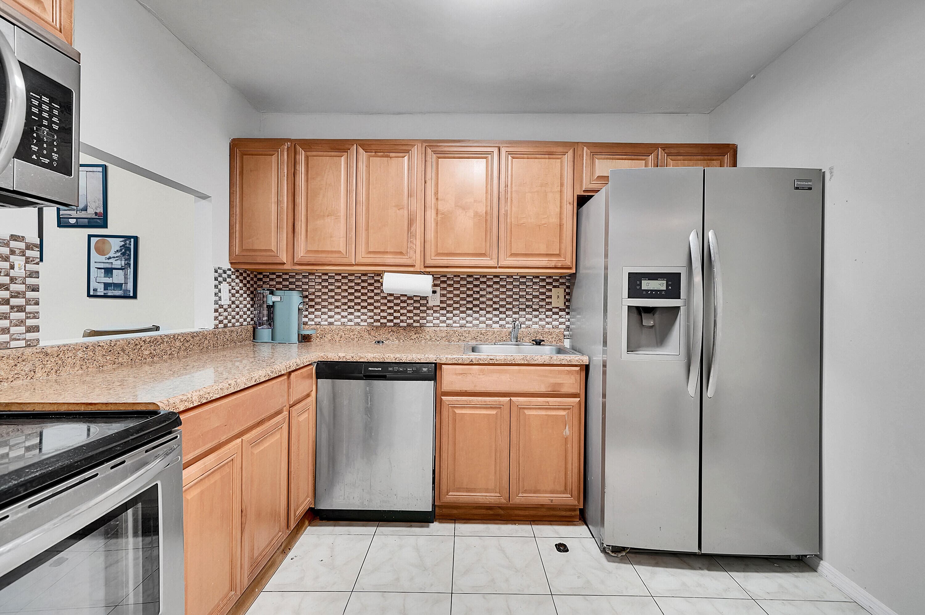1000 Parkview Drive Unit 306, Hallandale Beach, FL 33009 — photo 13 of 46