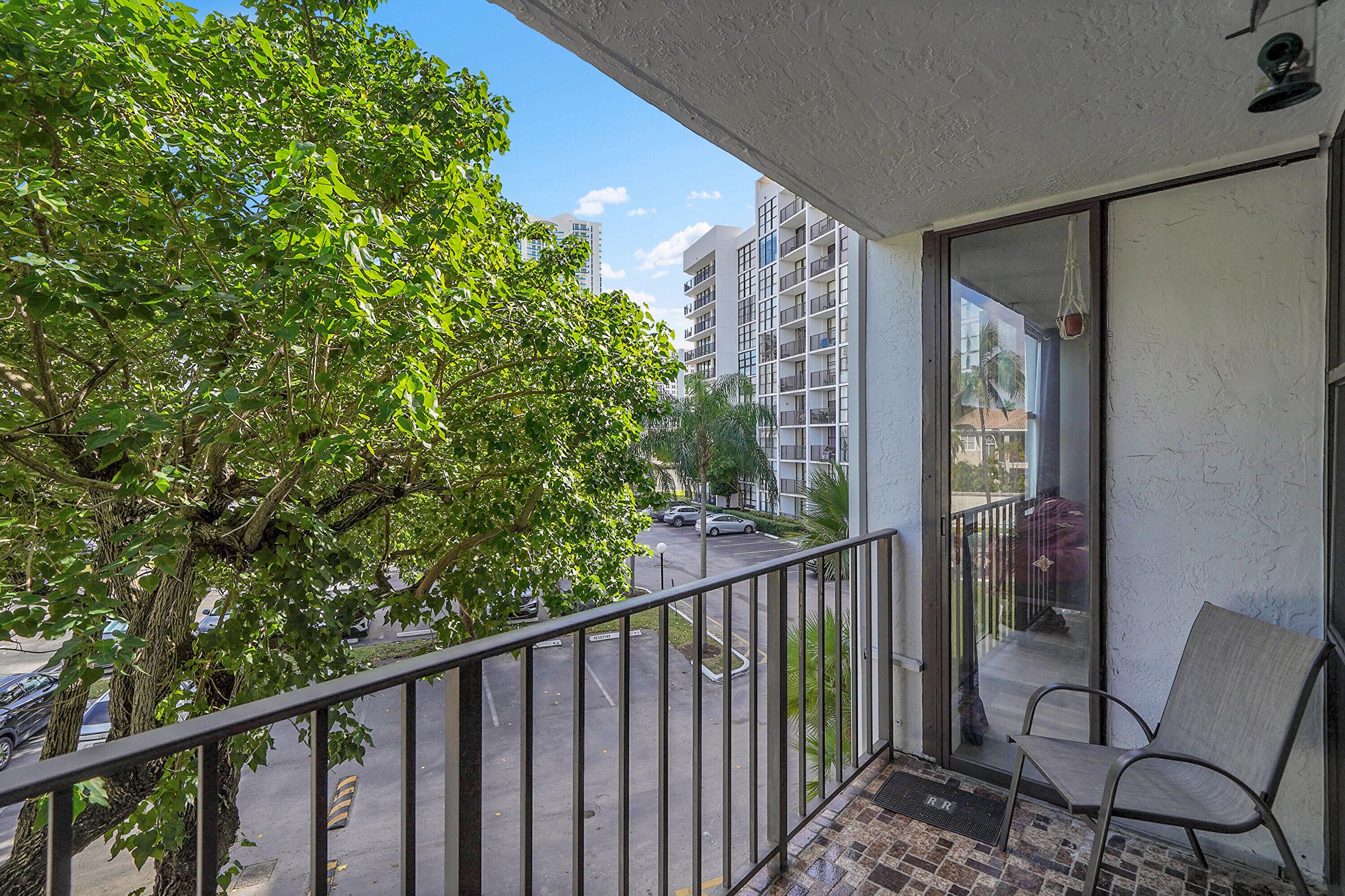 1000 Parkview Drive Unit 306, Hallandale Beach, FL 33009 — photo 26 of 46